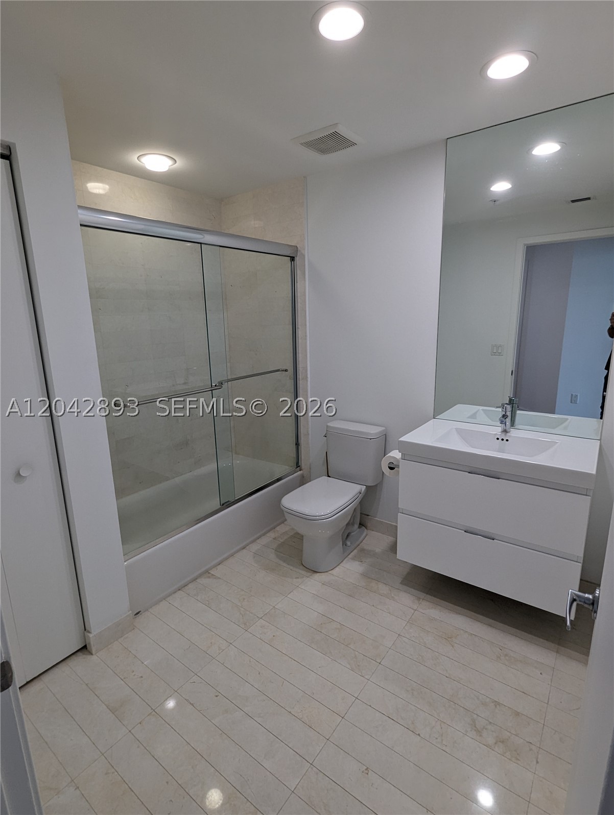 17111 E Biscayne Blvd 1011 Property Photo 25