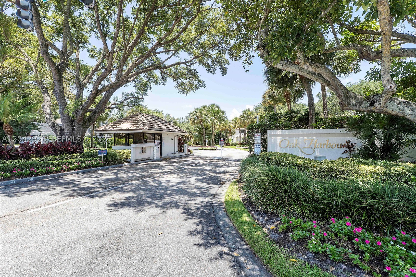 522 Oak Harbour Dr 522 Property Photo 19