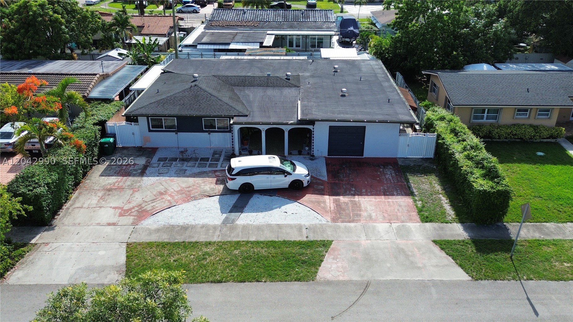 11512 Nw 58th Ave Property Photo 1