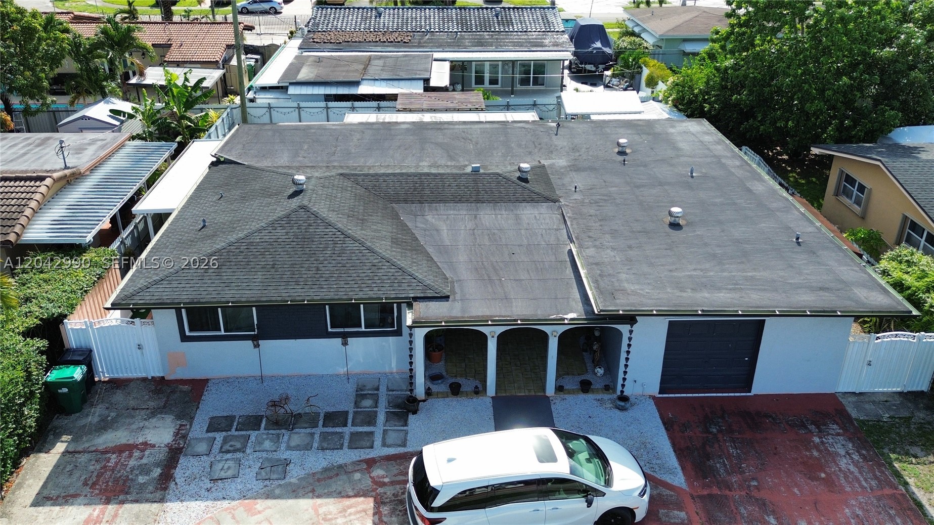 11512 Nw 58th Ave Property Photo 2