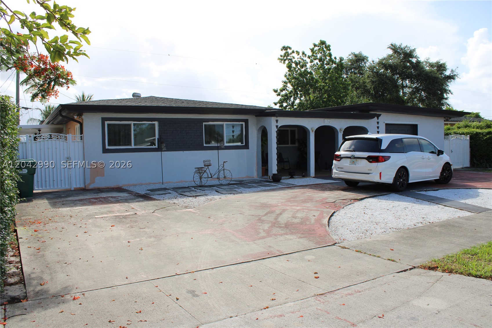 11512 Nw 58th Ave Property Photo 3