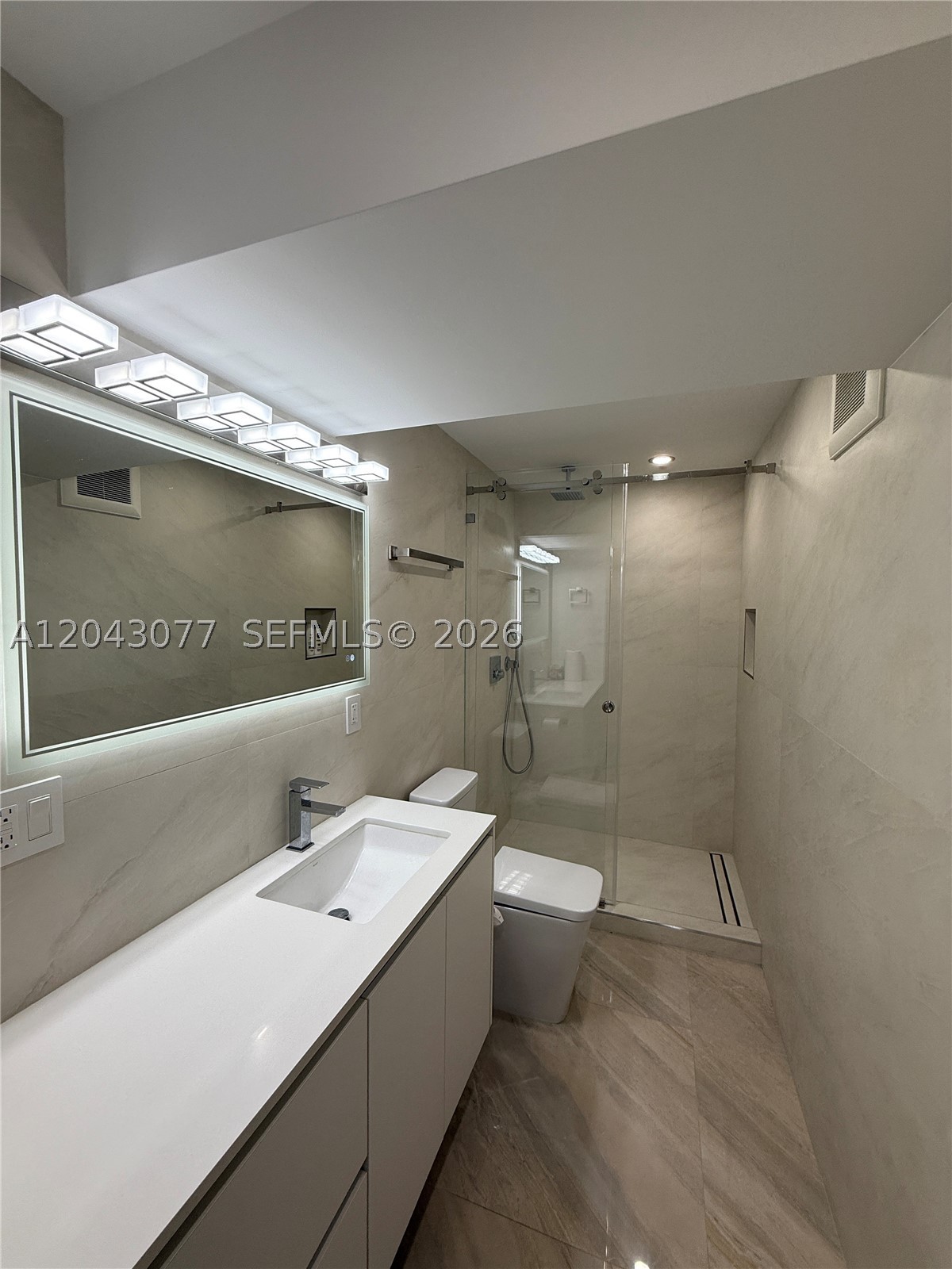 1849 S Ocean Dr Ph5 Property Photo 10