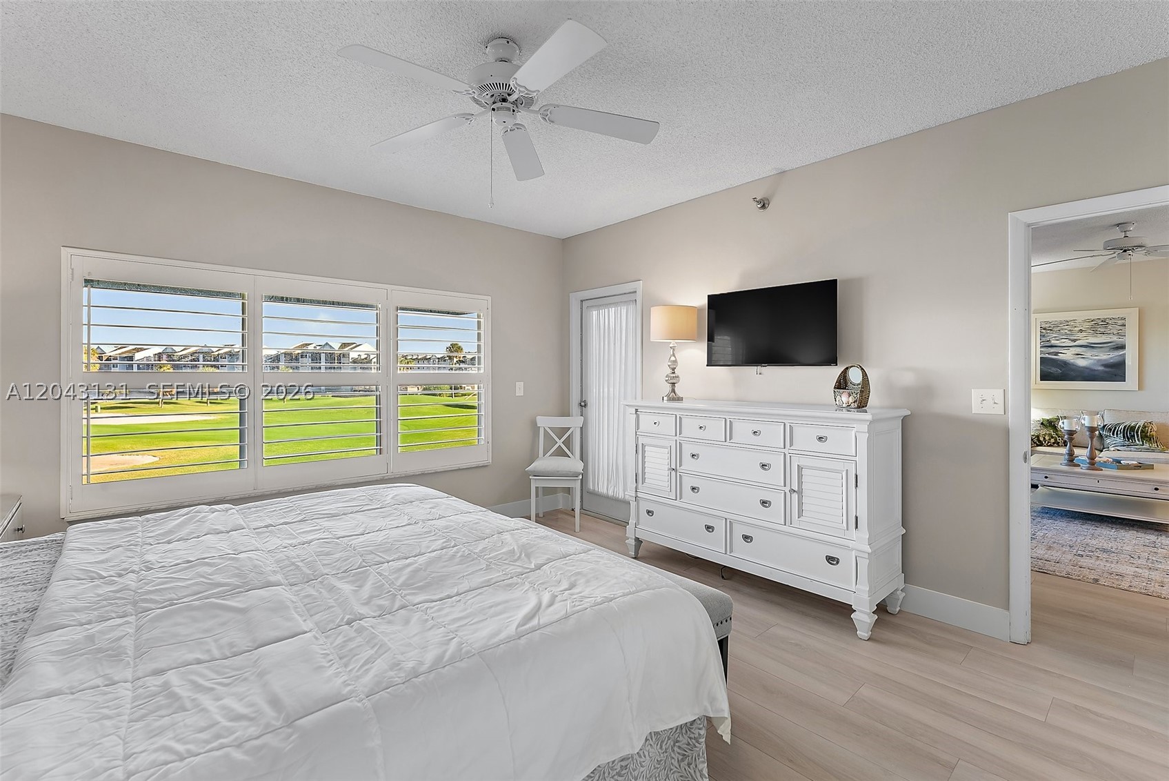 145 Ne Edgewater Dr 4105 Property Photo 17