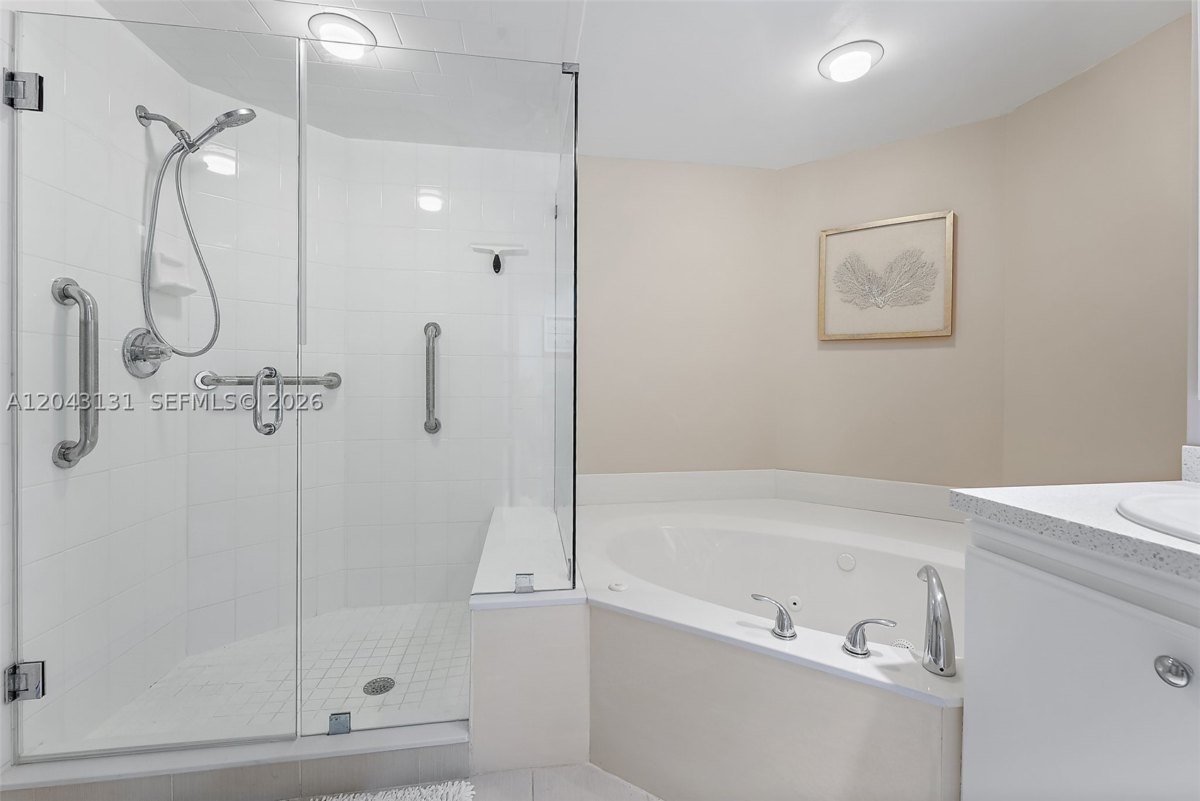 145 Ne Edgewater Dr 4105 Property Photo 21