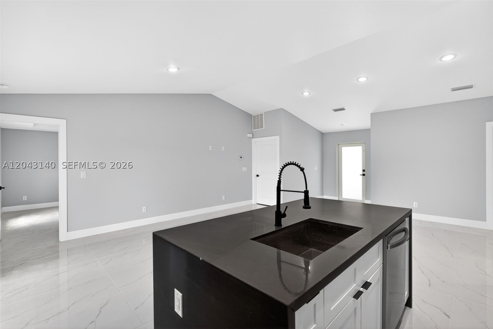 704 E Carbon Property Photo 17