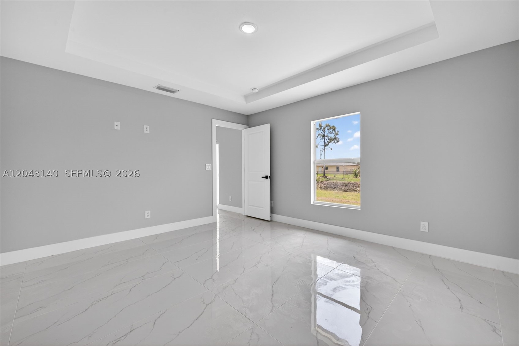 704 E Carbon Property Photo 23