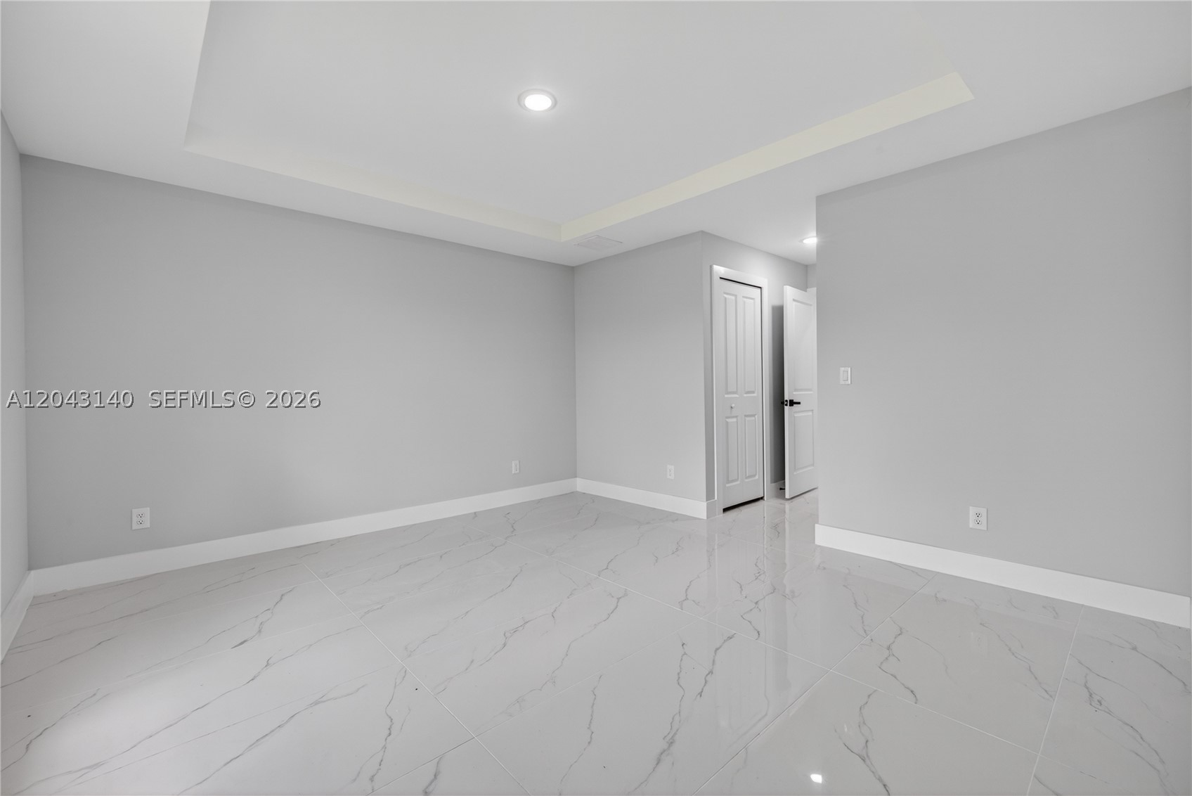 704 E Carbon Property Photo 25
