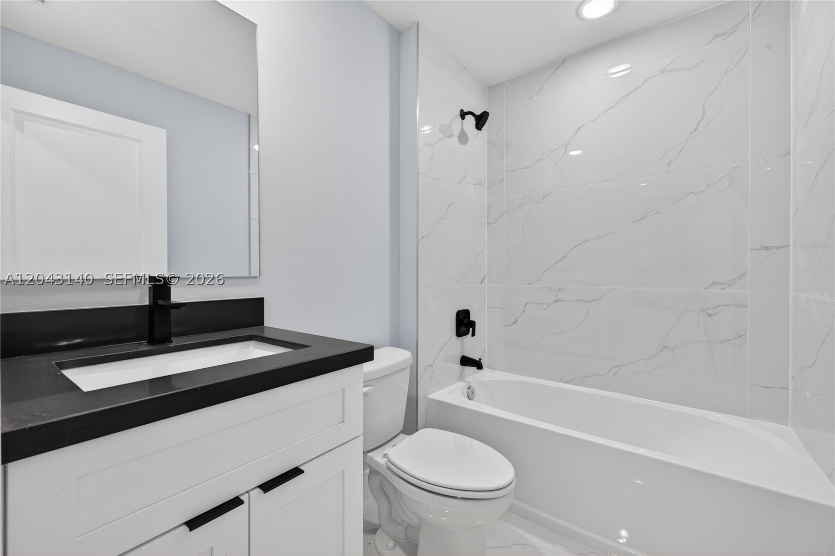 704 E Carbon Property Photo 36