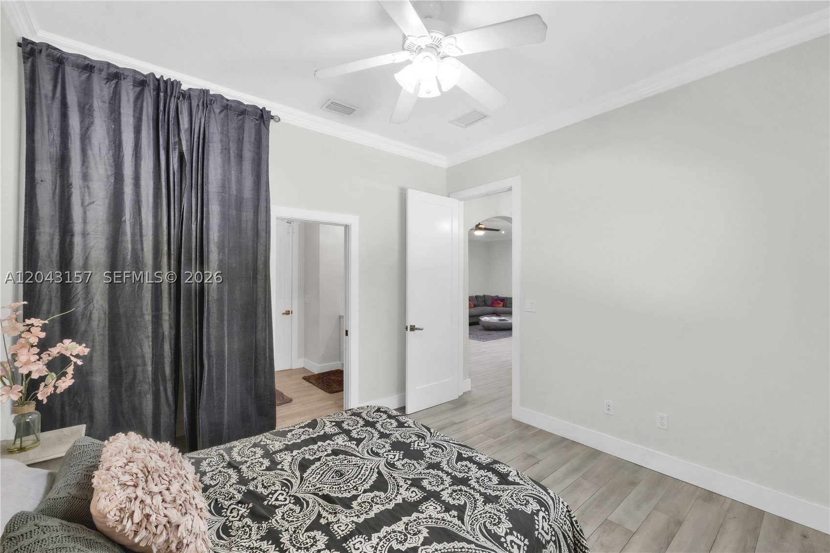 720 S Old Nob Hill Rd Property Photo 14