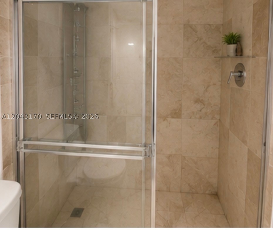 10275 Collins Ave 115 Property Photo 6