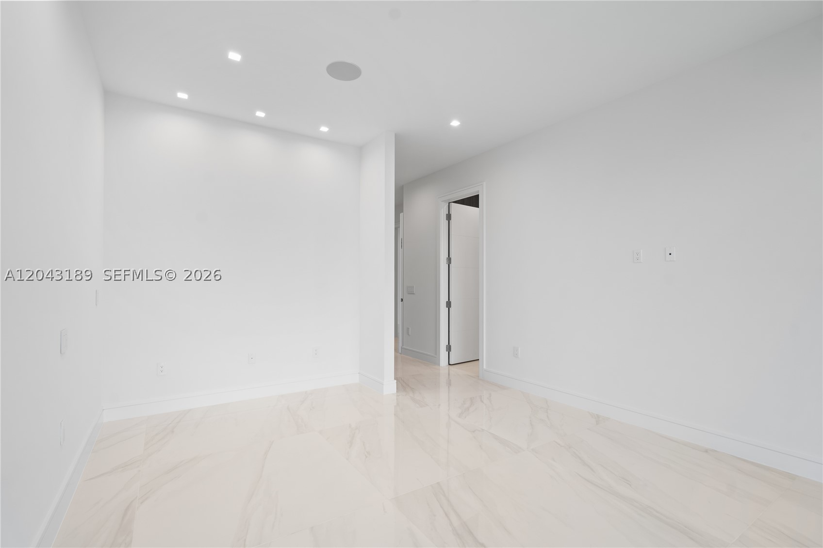 16 Seaside Ave Property Photo 40