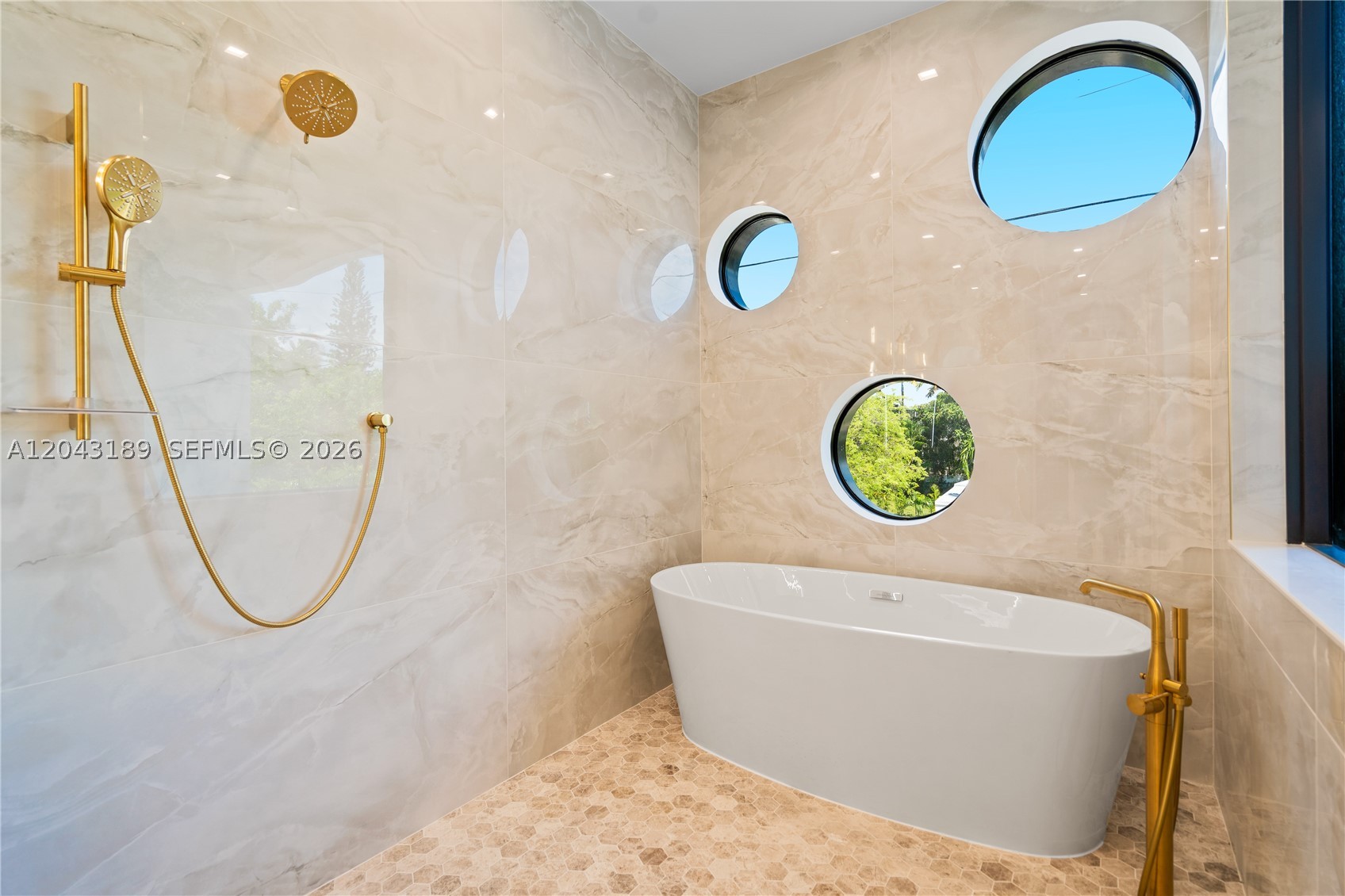 16 Seaside Ave Property Photo 51