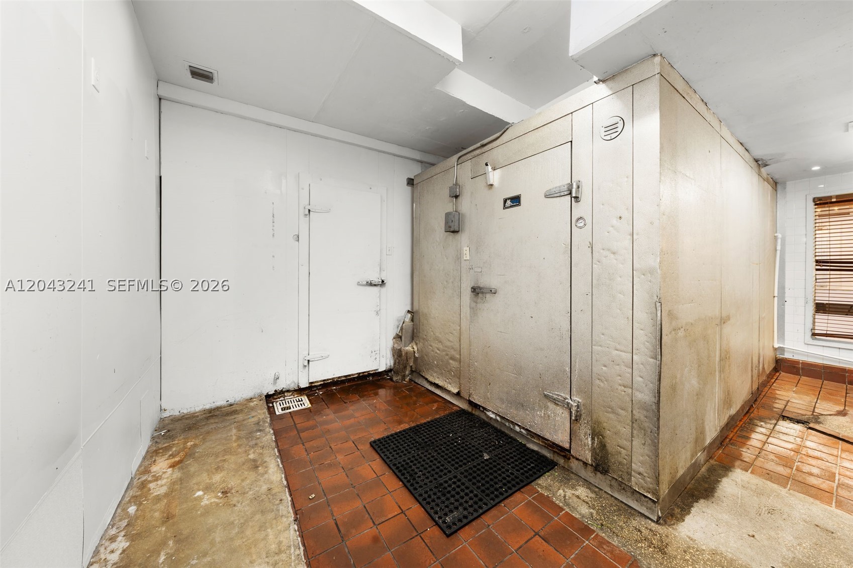 1586 S Dixie Hwy Property Photo 41