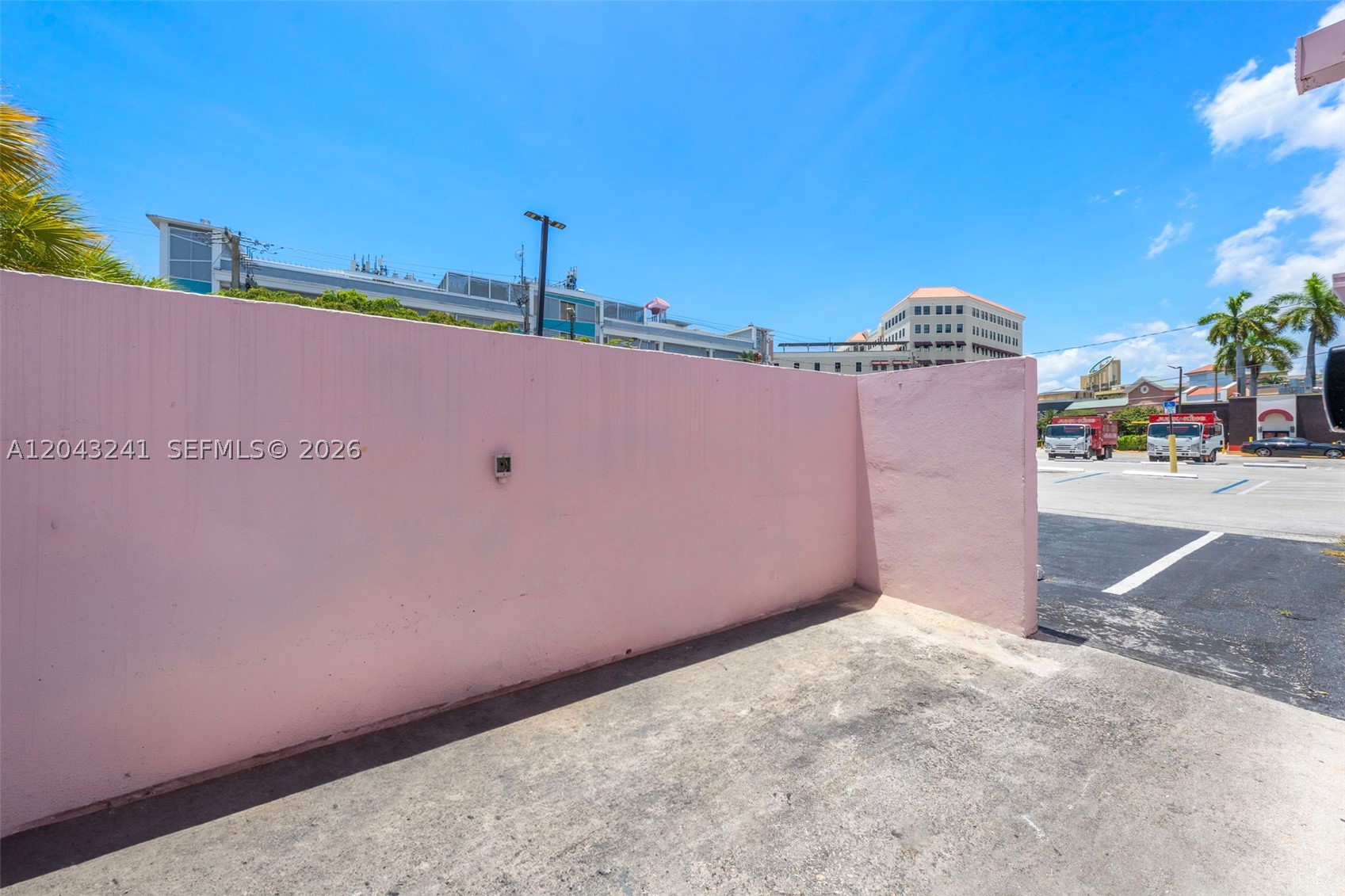 1586 S Dixie Hwy Property Photo 44