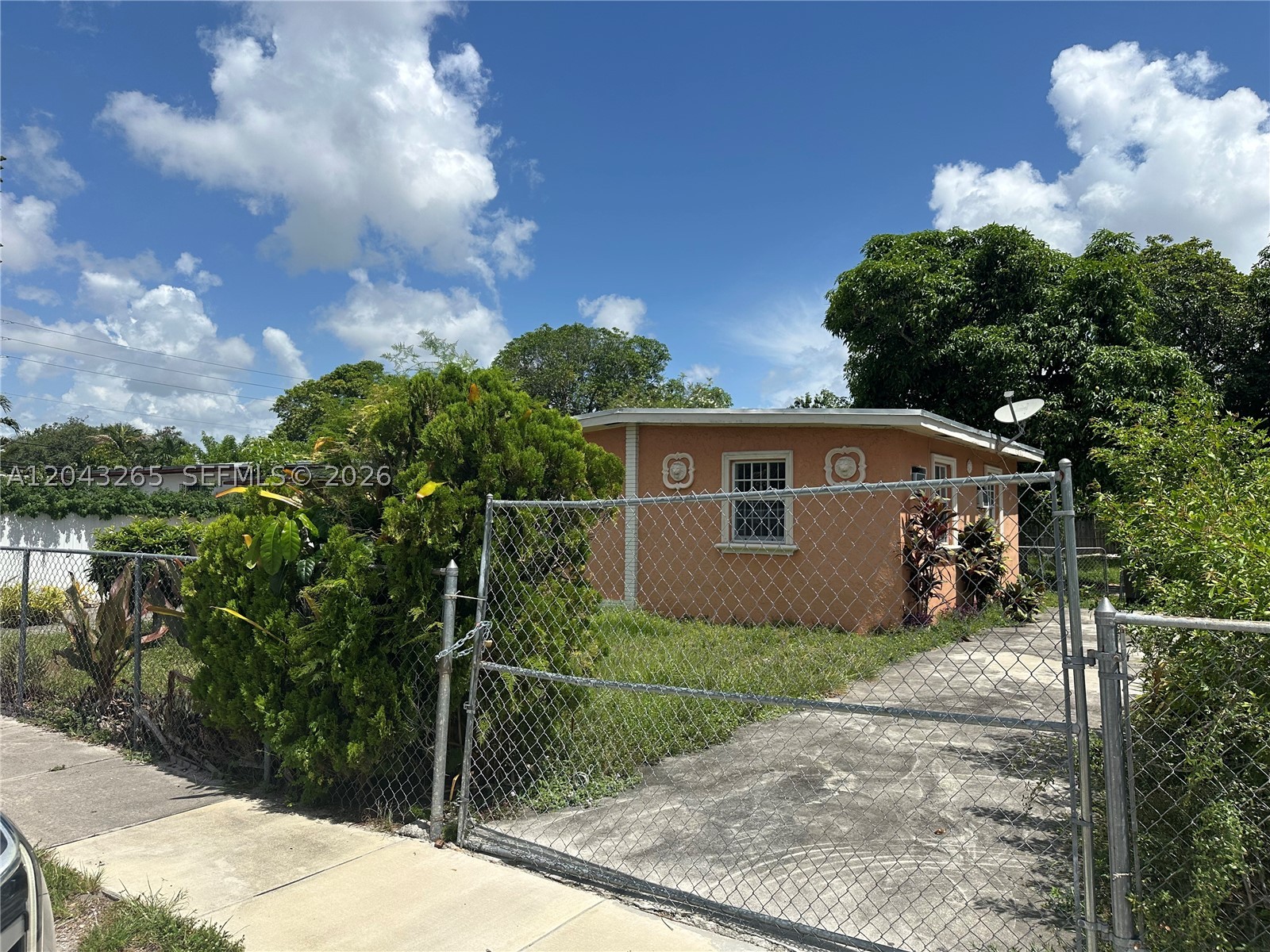 A12043265 Property Photo 4
