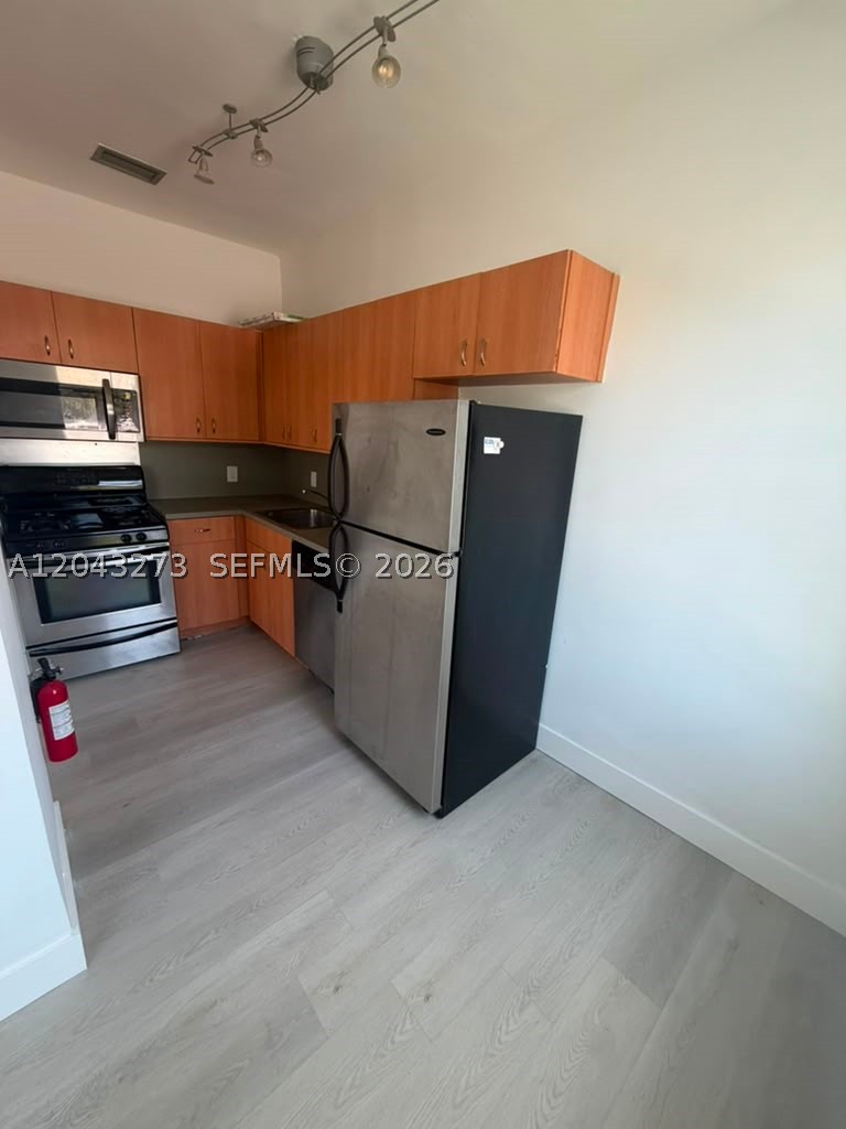 1618 Michigan Ave 38 Property Photo 16