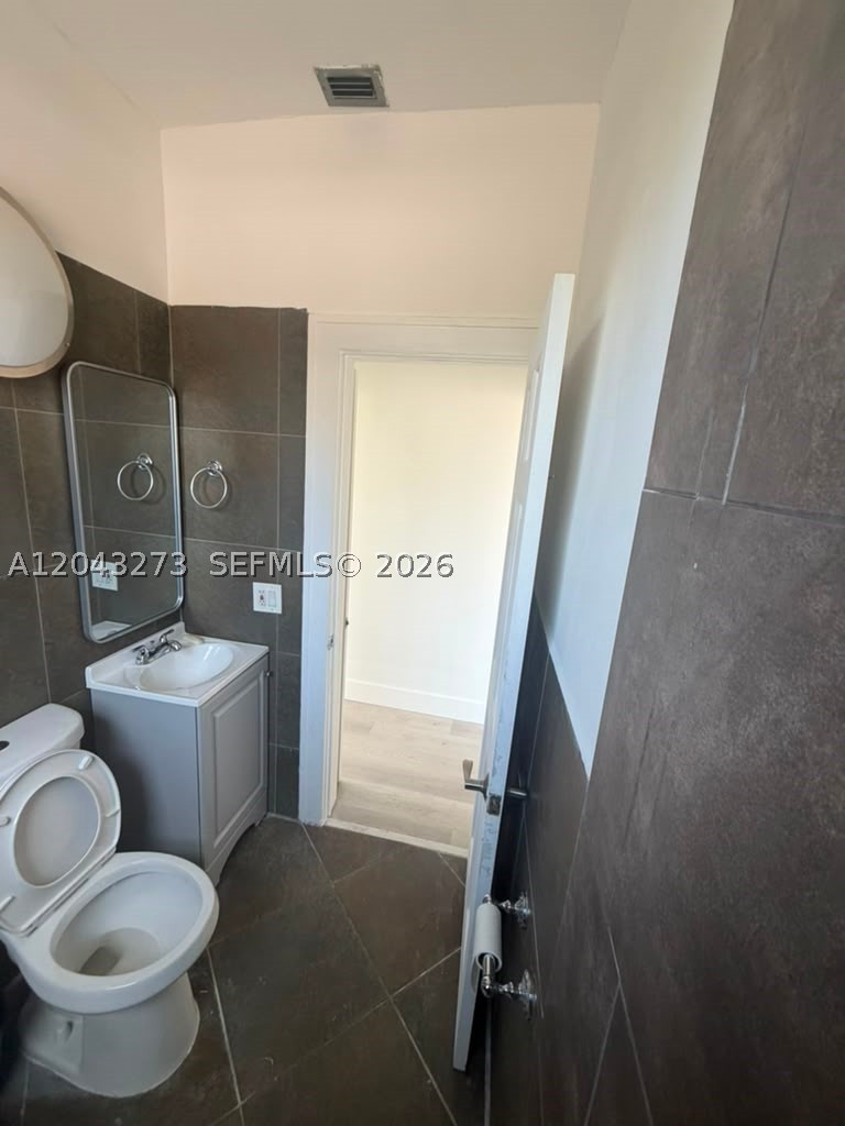 1618 Michigan Ave 38 Property Photo 19