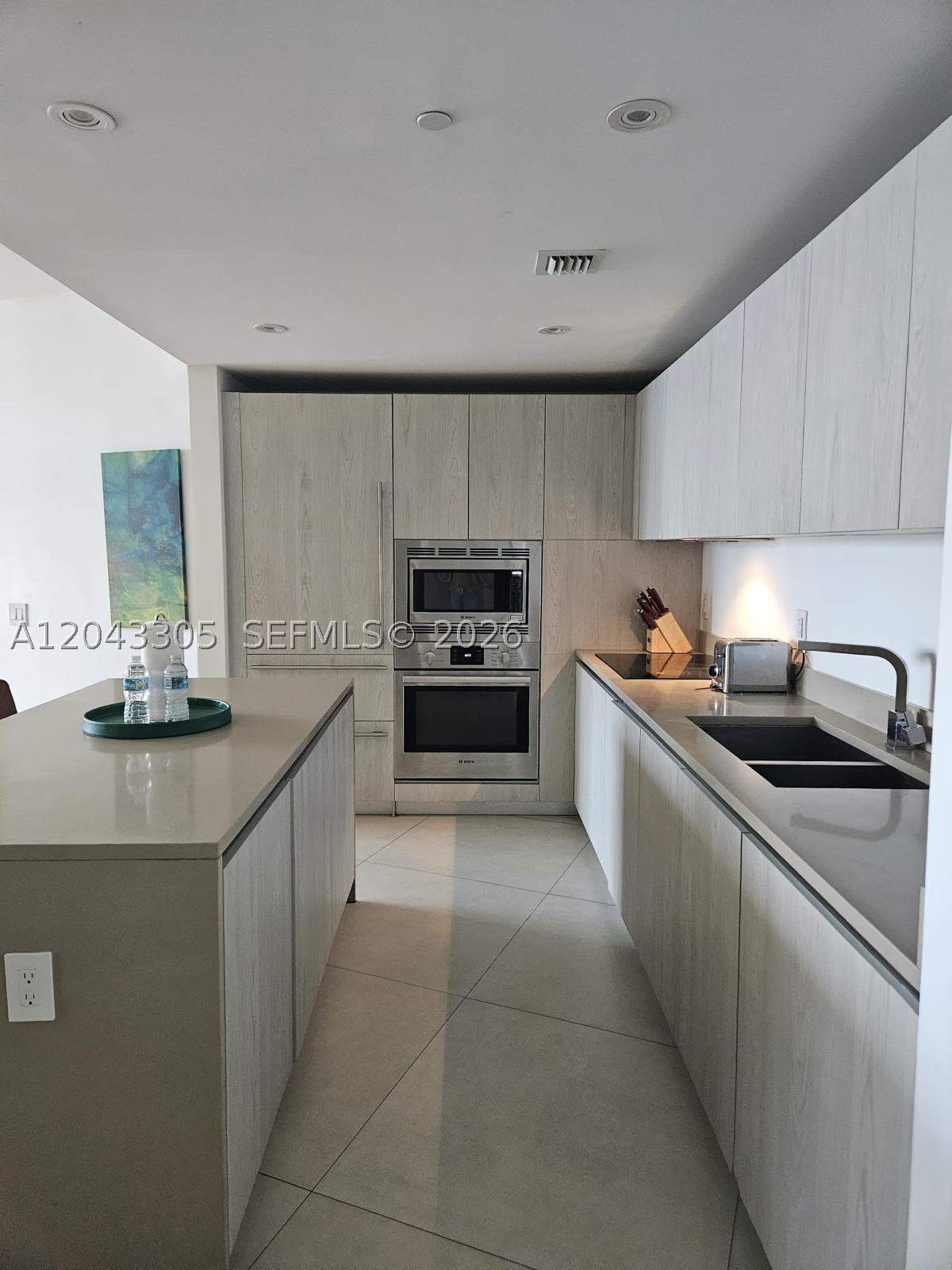 4111 S Ocean Dr 1204 Property Photo 4