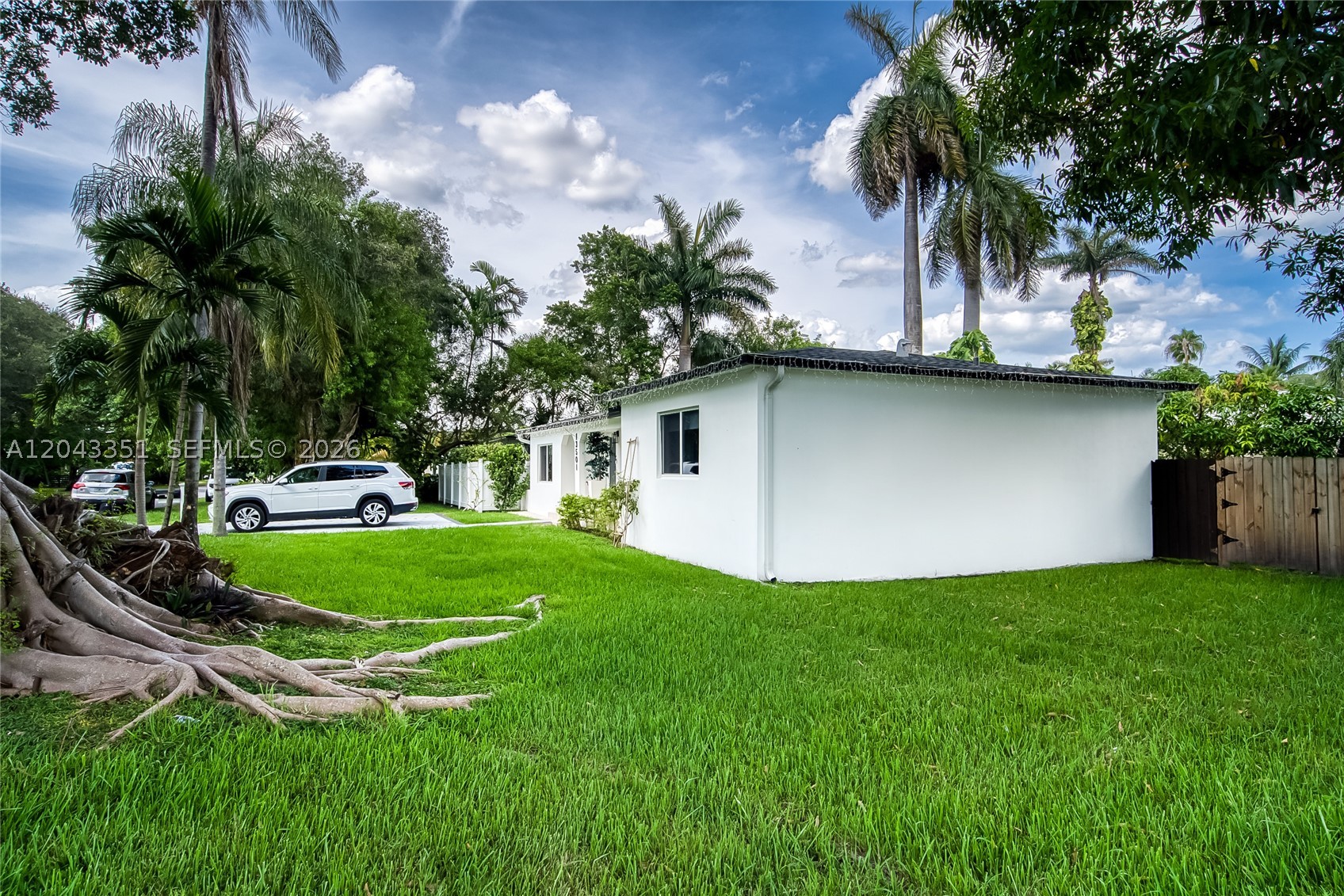 13501 Ne Miami Ct Property Photo 6
