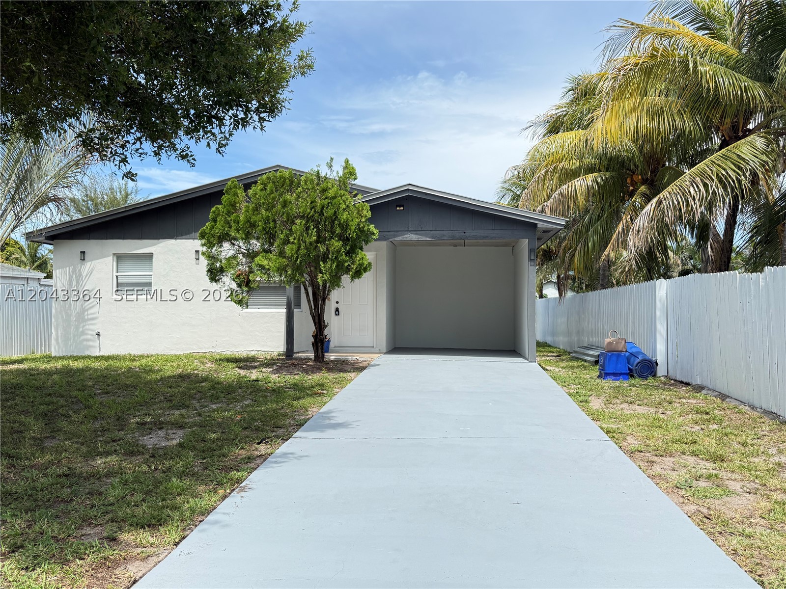 96 Caroline Dr Property Photo 1