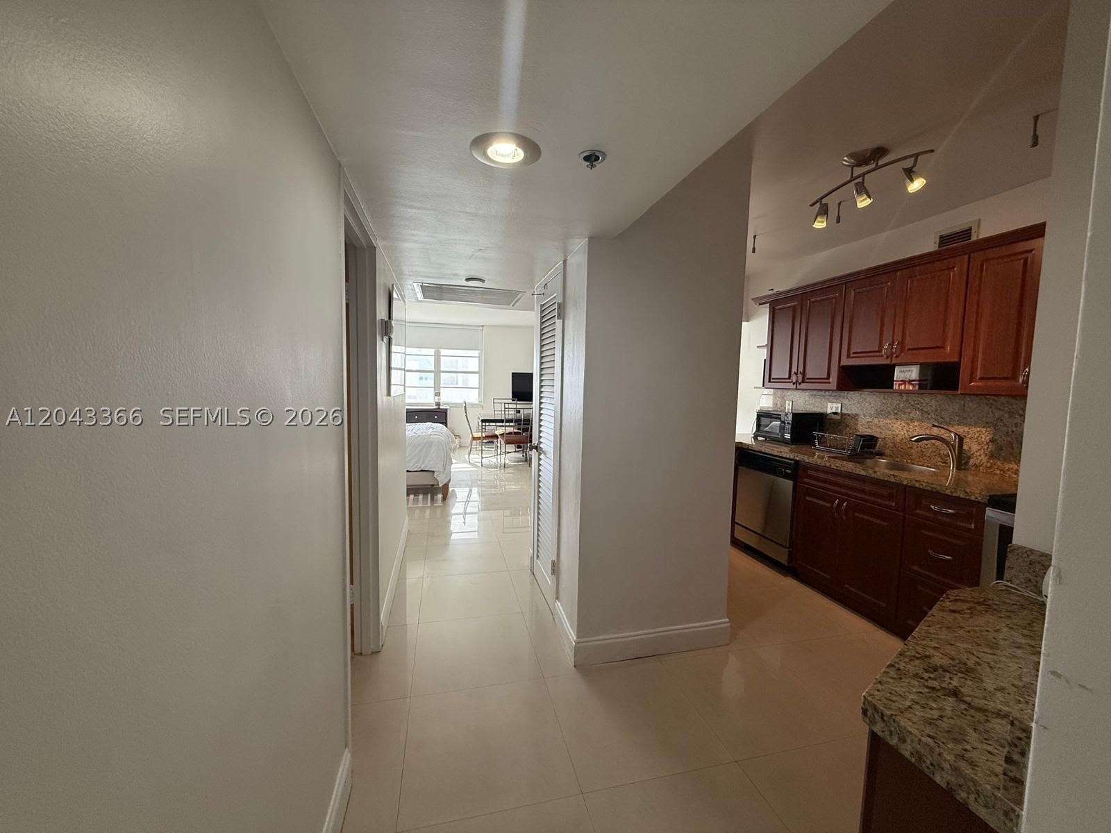 100 Lincoln Rd 316 Property Photo 6