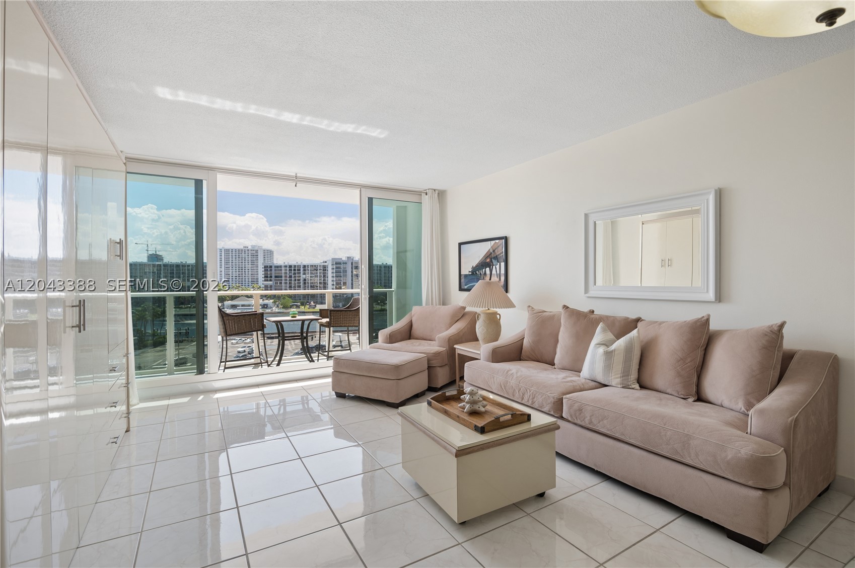 3505 S Ocean Dr 604 Property Photo 5