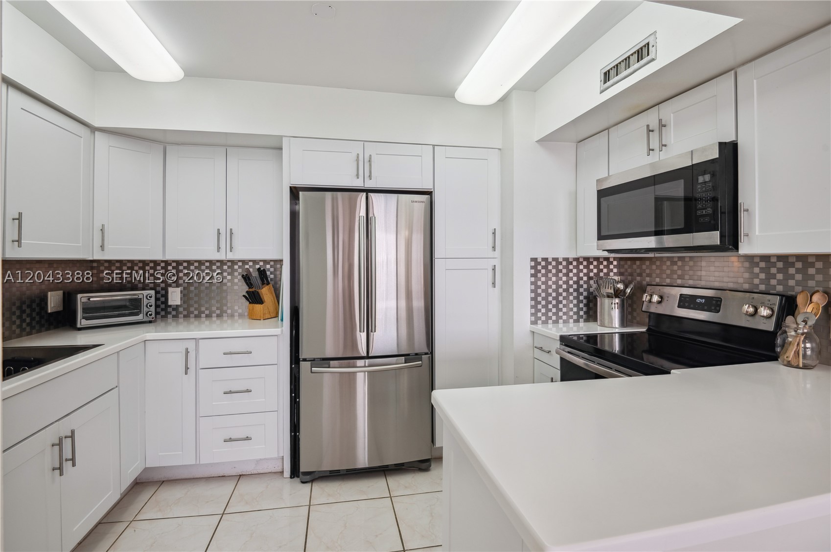3505 S Ocean Dr 604 Property Photo 8
