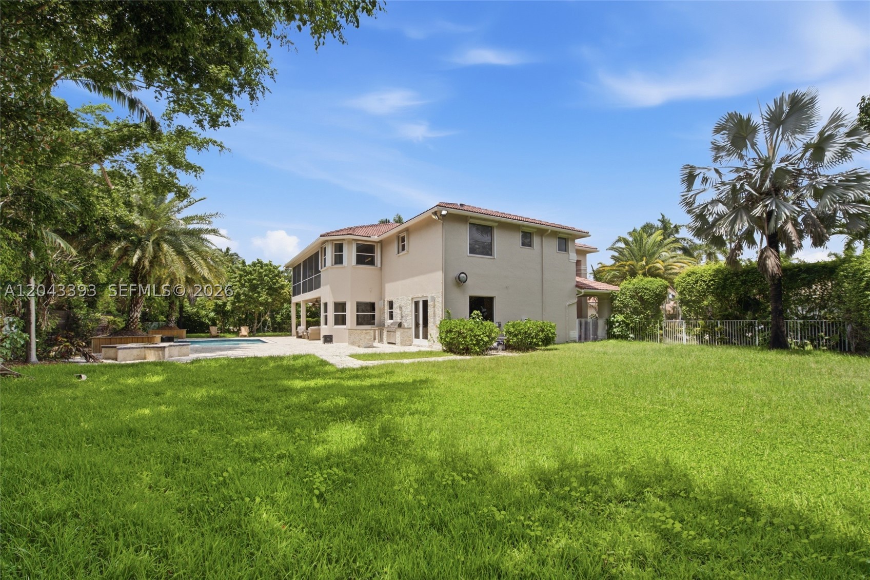 1585 Victoria Isle Way Property Photo 4