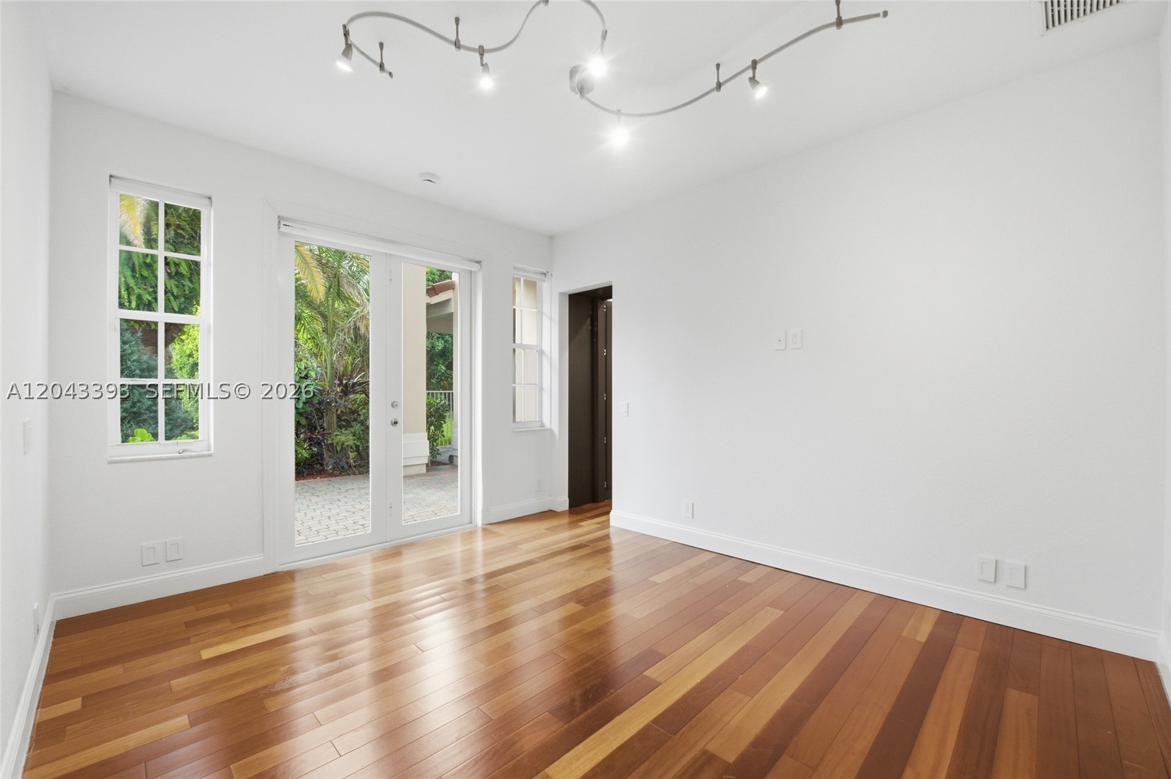 1585 Victoria Isle Way Property Photo 18