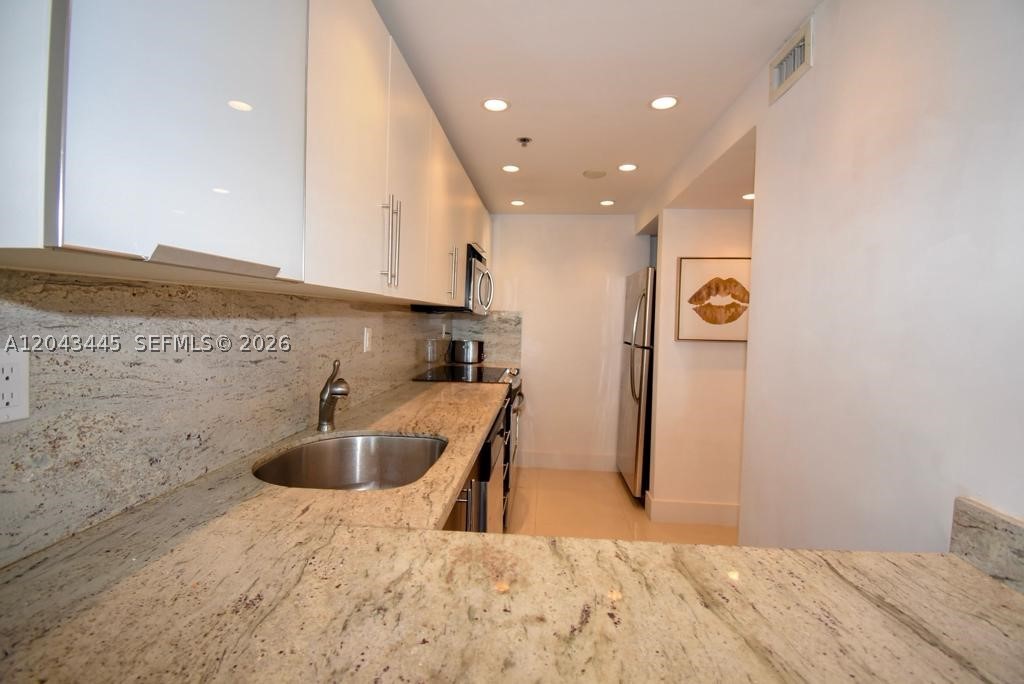 100 Lincoln Rd 1507 Property Photo 3