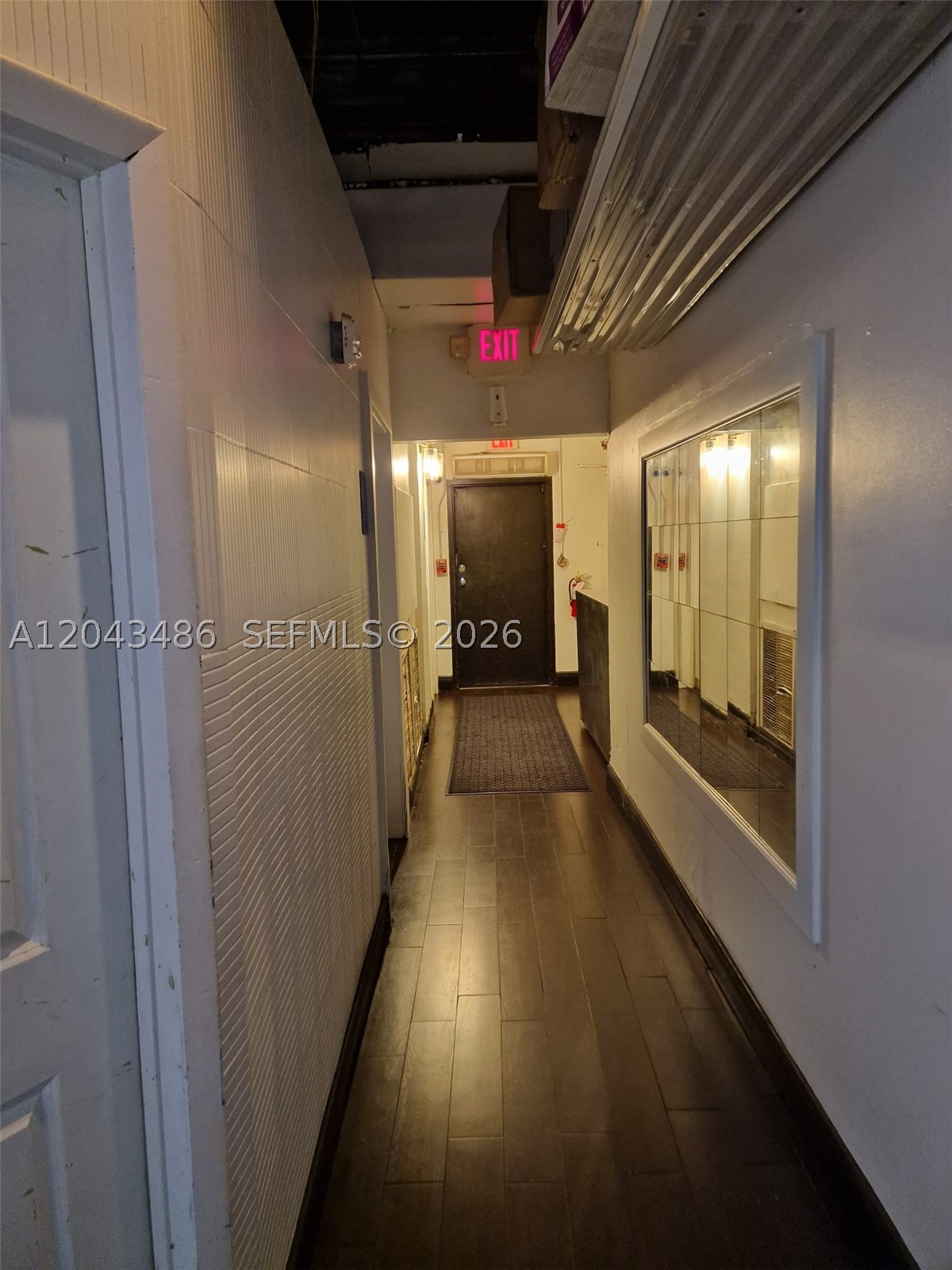 17032 Collins Ave Property Photo 7