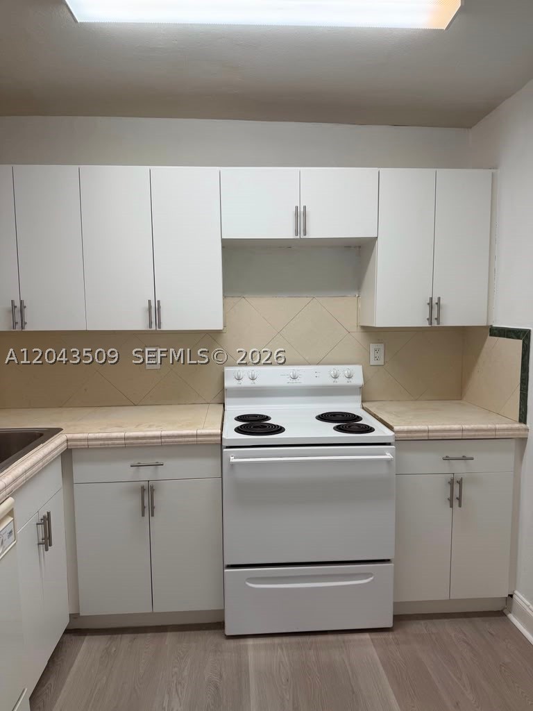 492 Nw 165th St Rd C-211 Property Photo 13