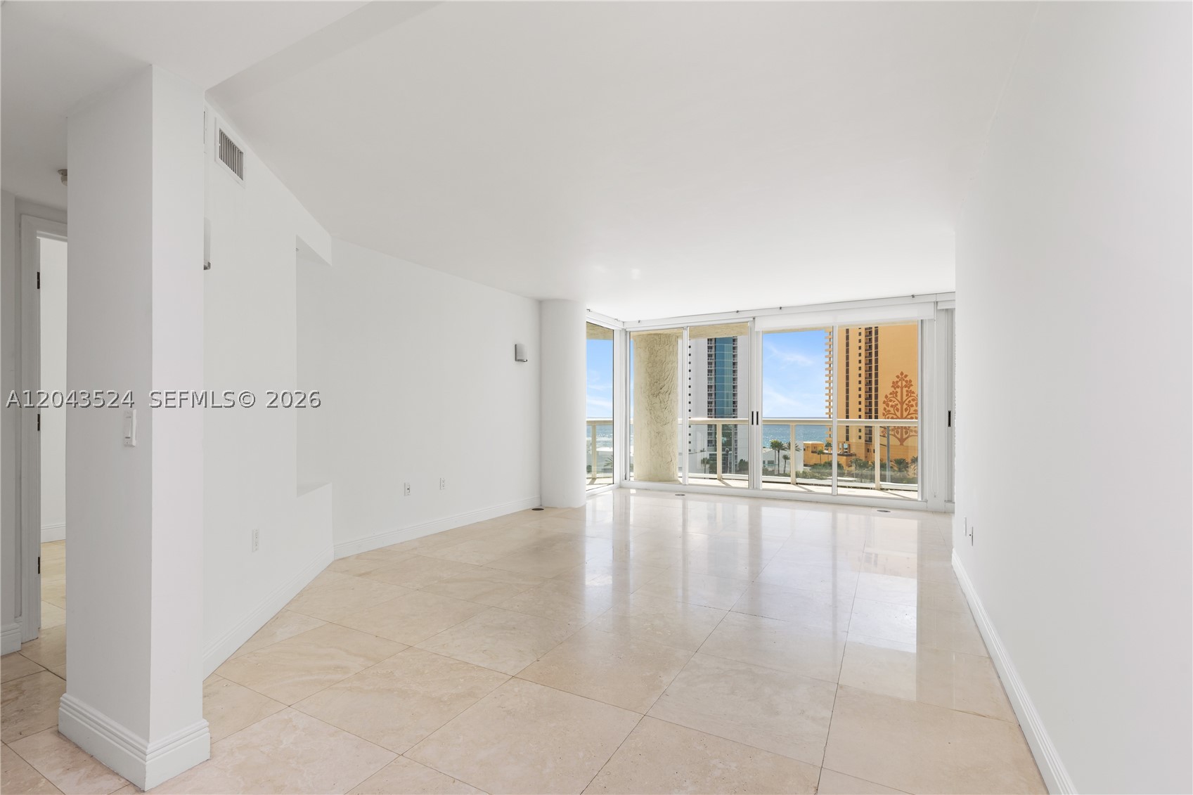 16400 Collins Ave 942 Property Photo 6