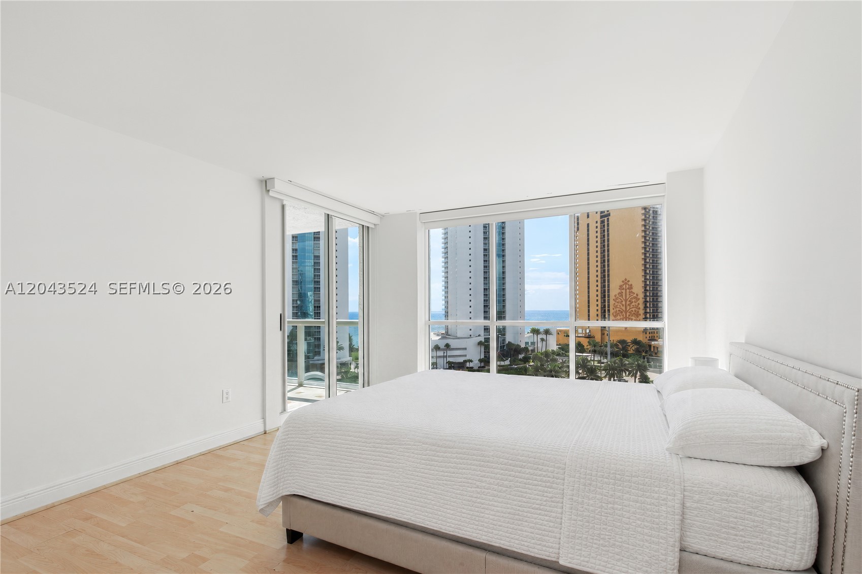 16400 Collins Ave 942 Property Photo 37