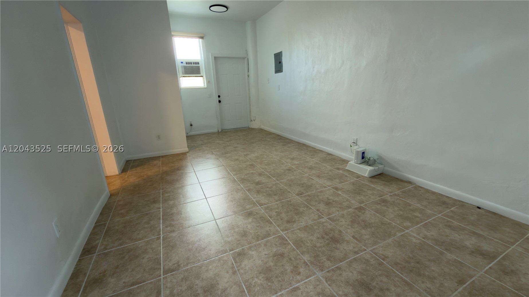808 84th St 812 Property Photo 4