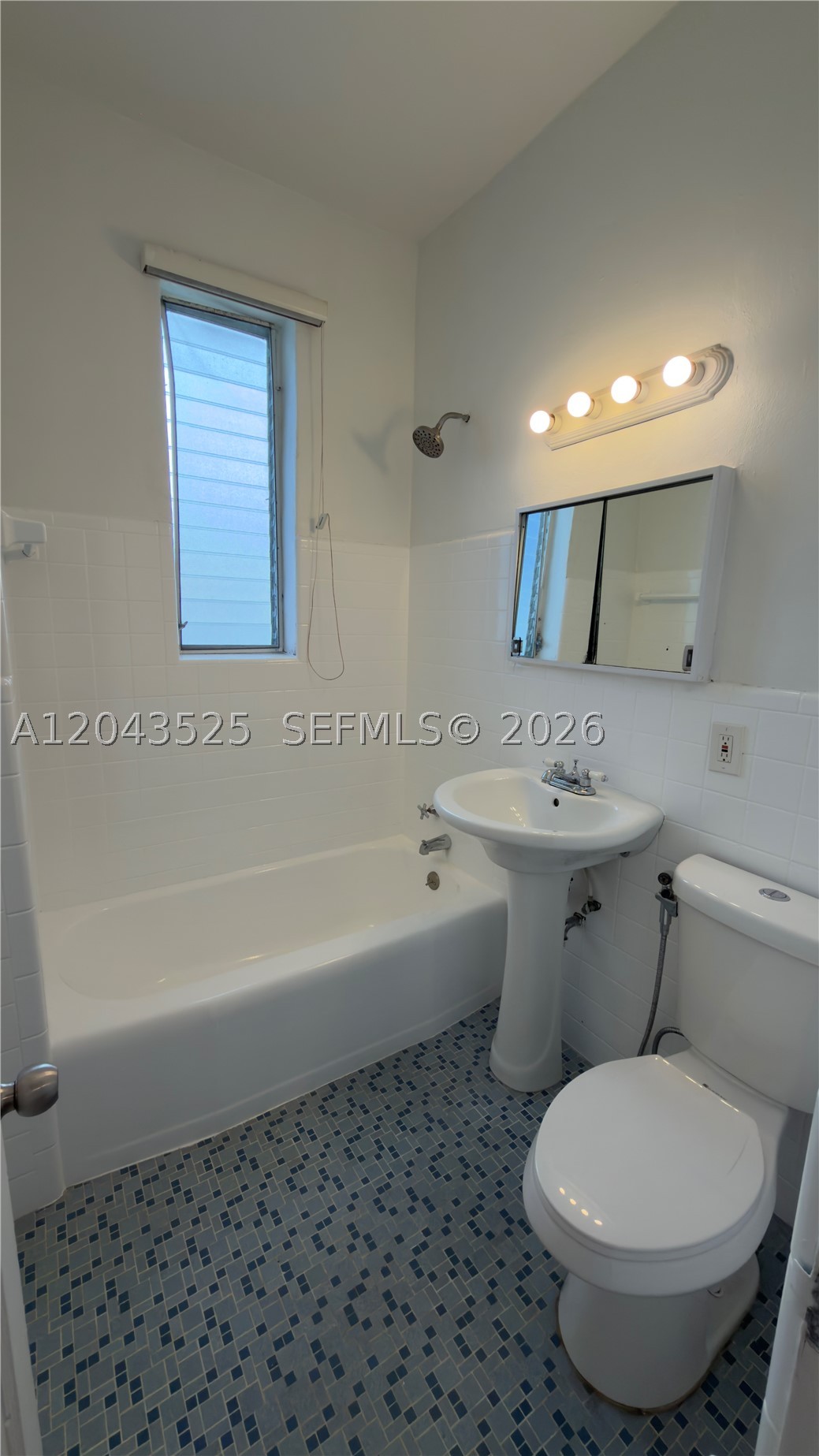 808 84th St 812 Property Photo 13