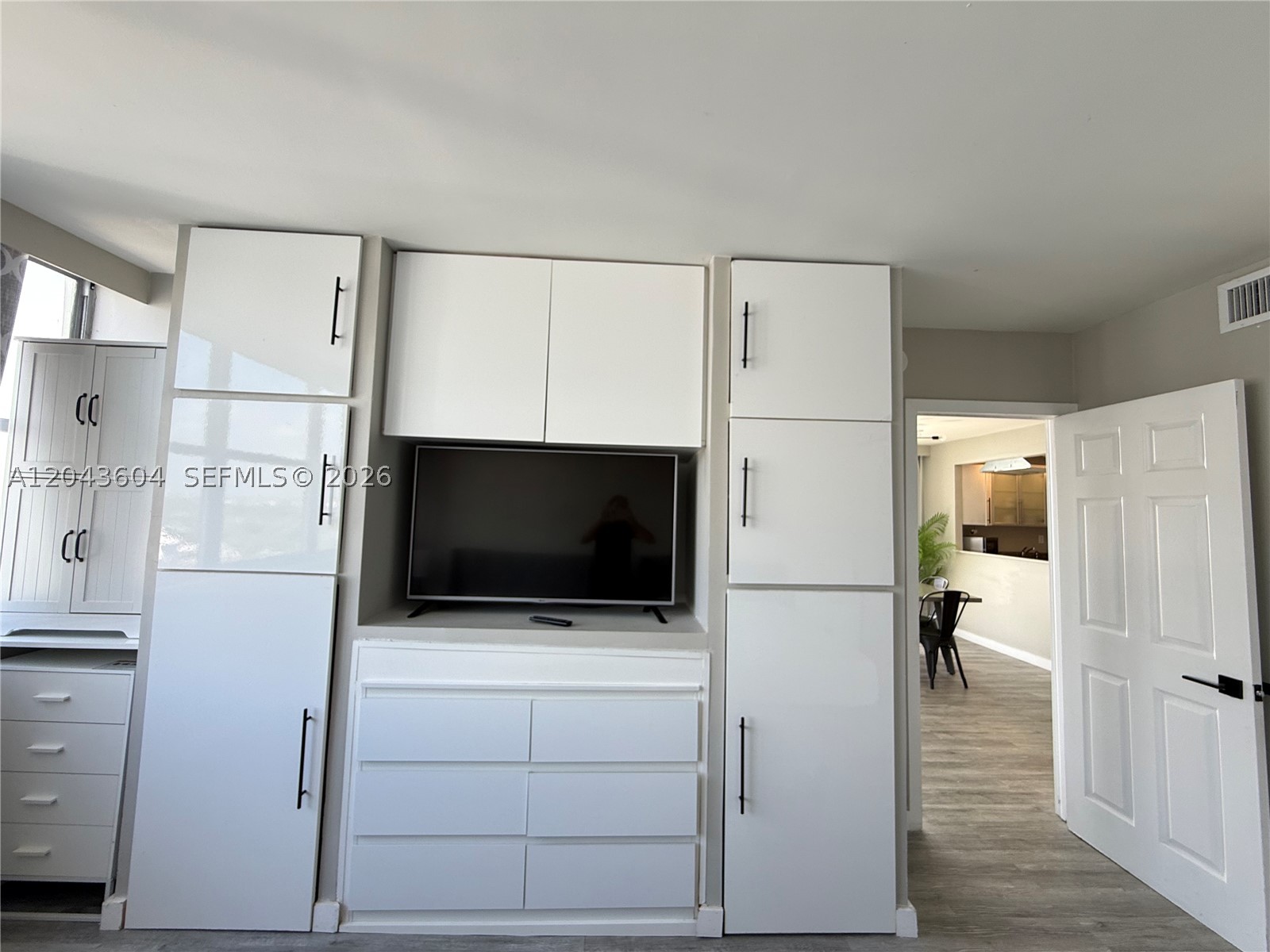 5838 Collins Ave 15h Property Photo 15