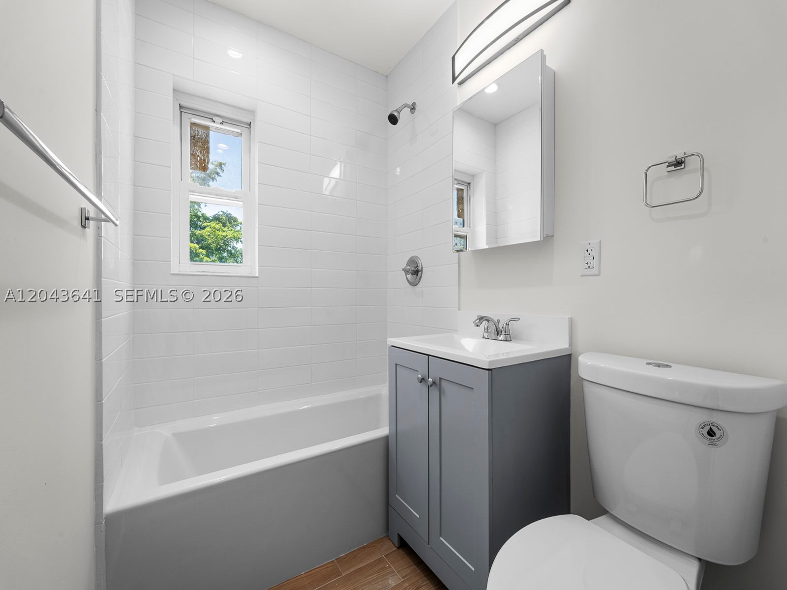 238 Nw 41st Ave 0 Property Photo 10