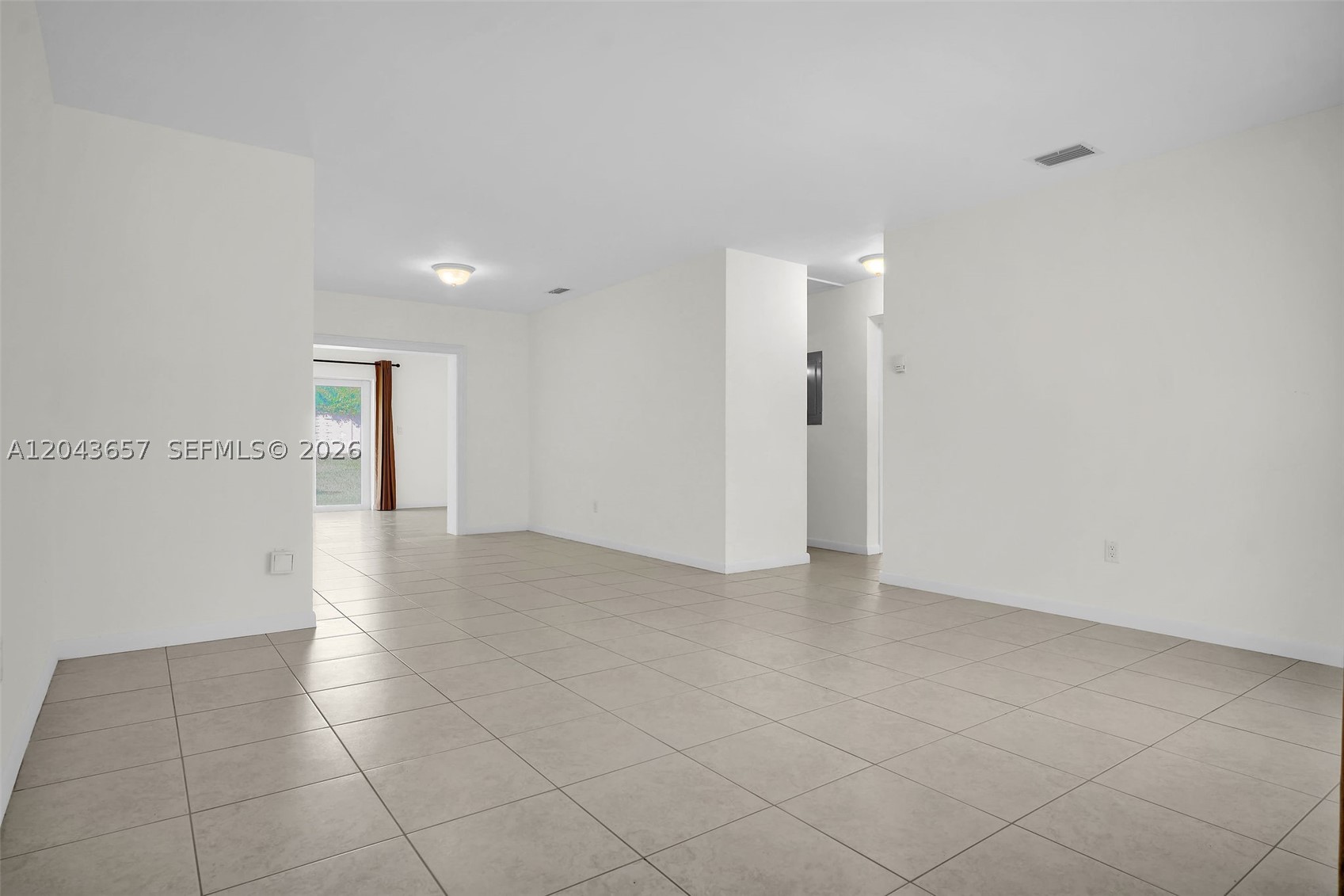 14375 Lake Candlewood Ct Property Photo 4
