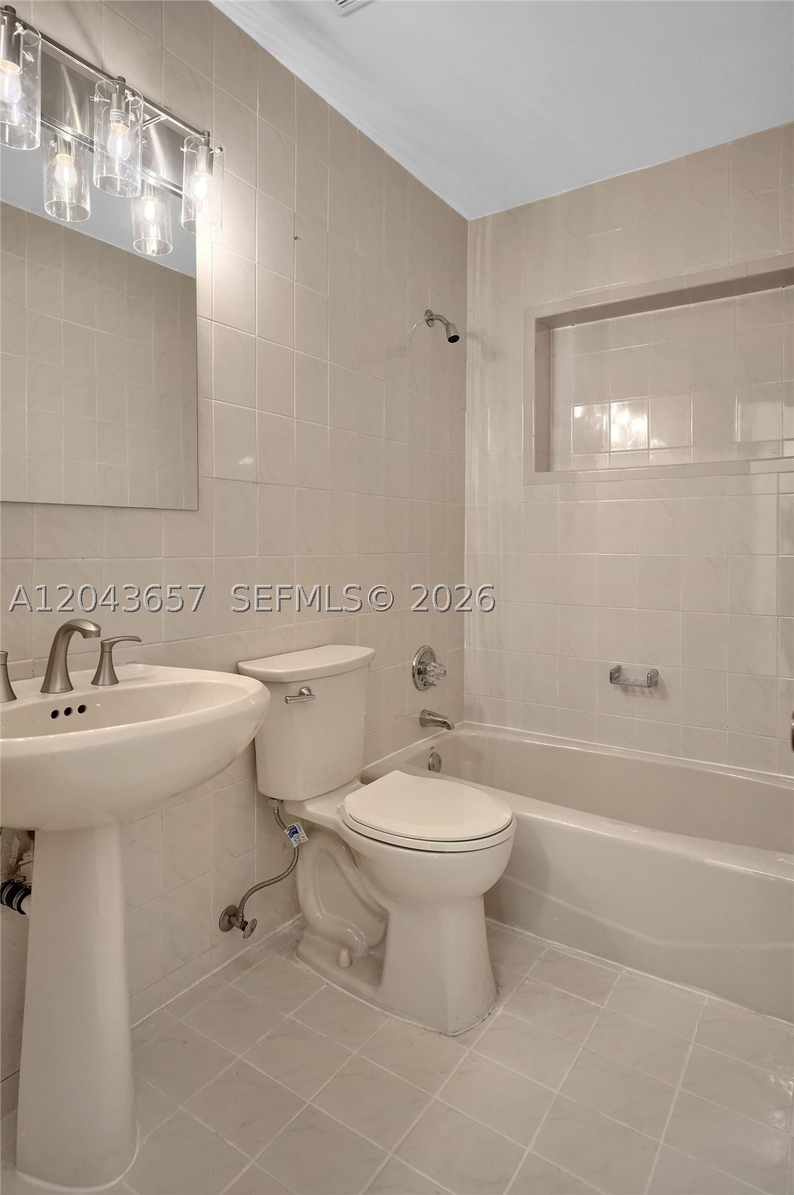 14375 Lake Candlewood Ct Property Photo 20