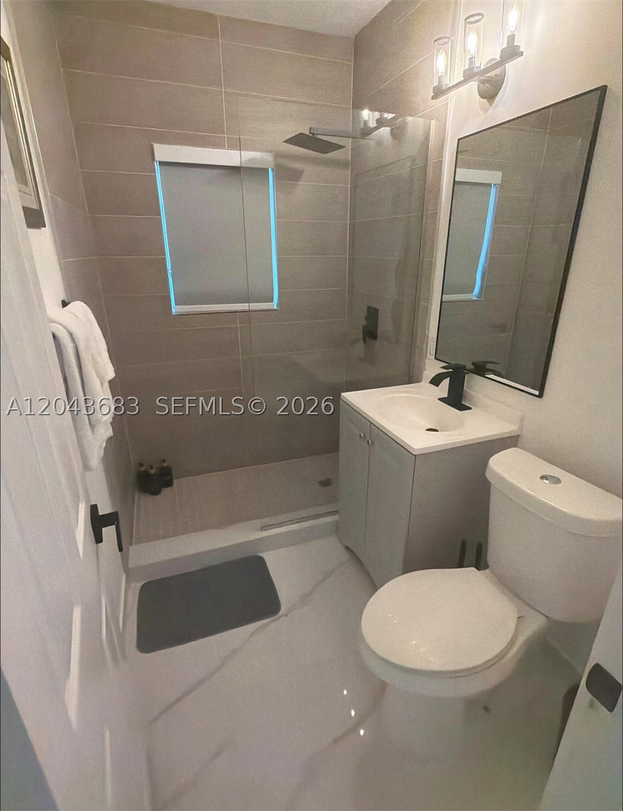 5640 Ne Miami Ct Property Photo 11