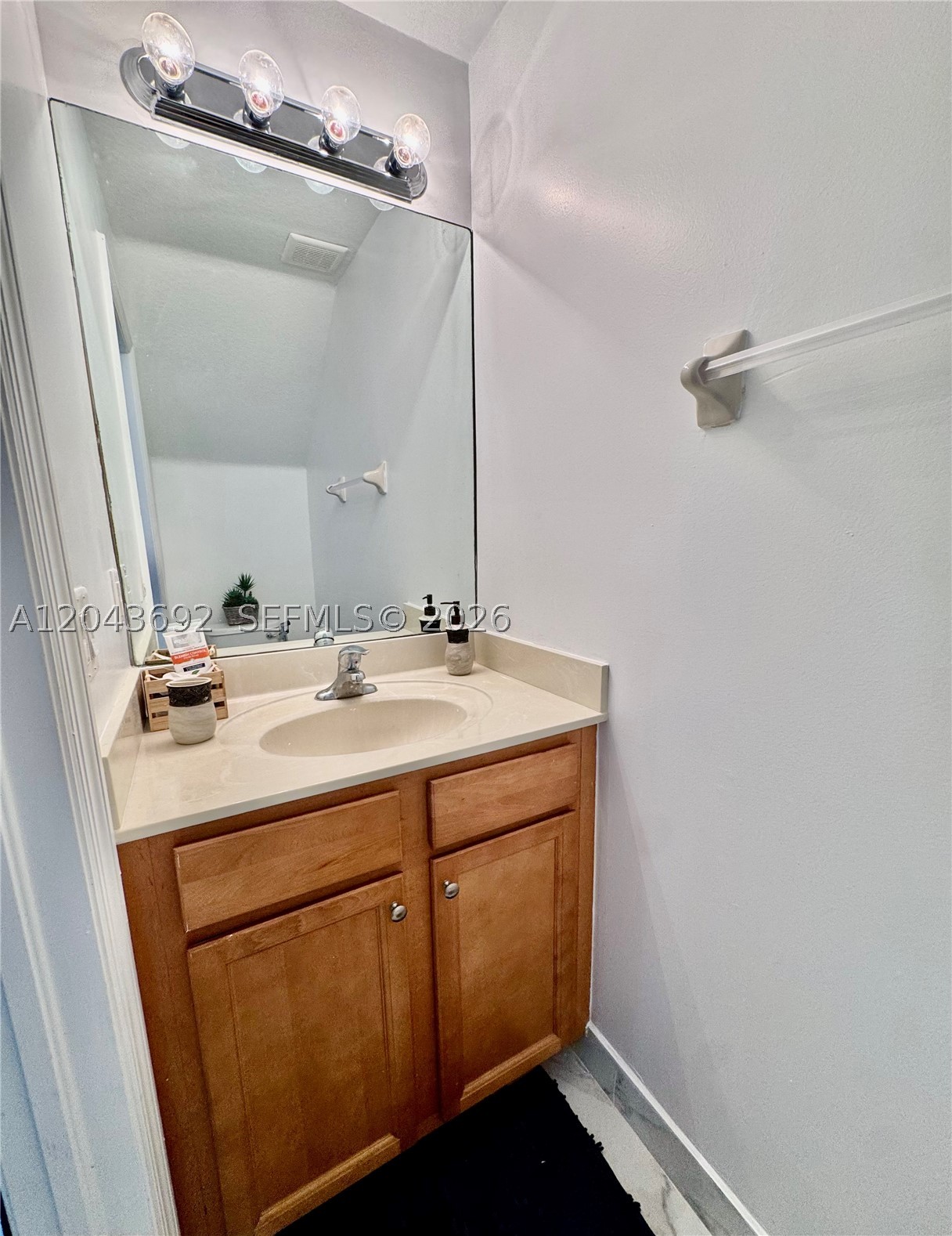 8805 W 35th Ave Property Photo 10