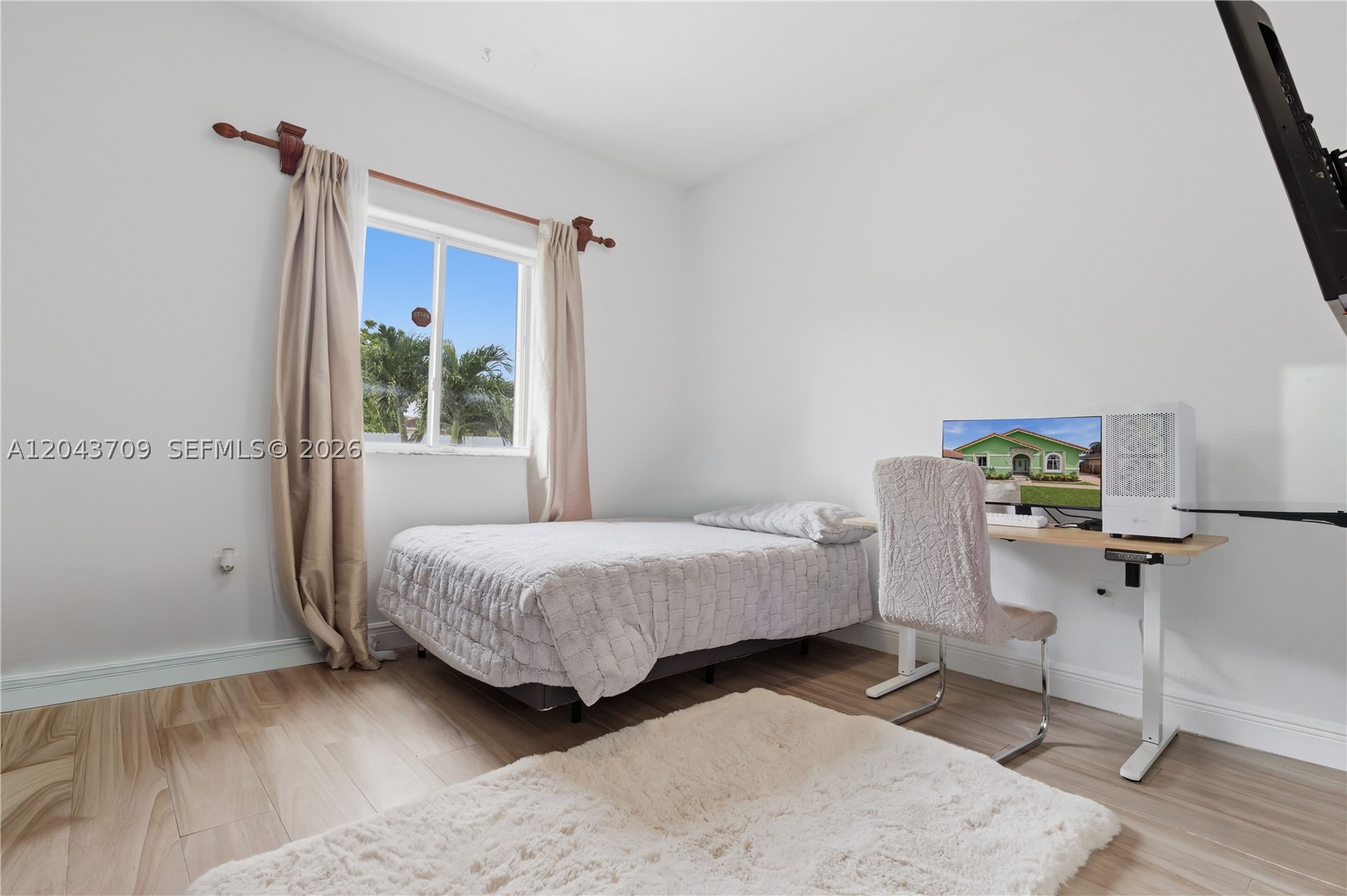 610 Se 12th Ter Property Photo 13