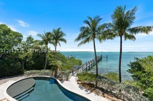 104 Coastal Dr Property Photo 3