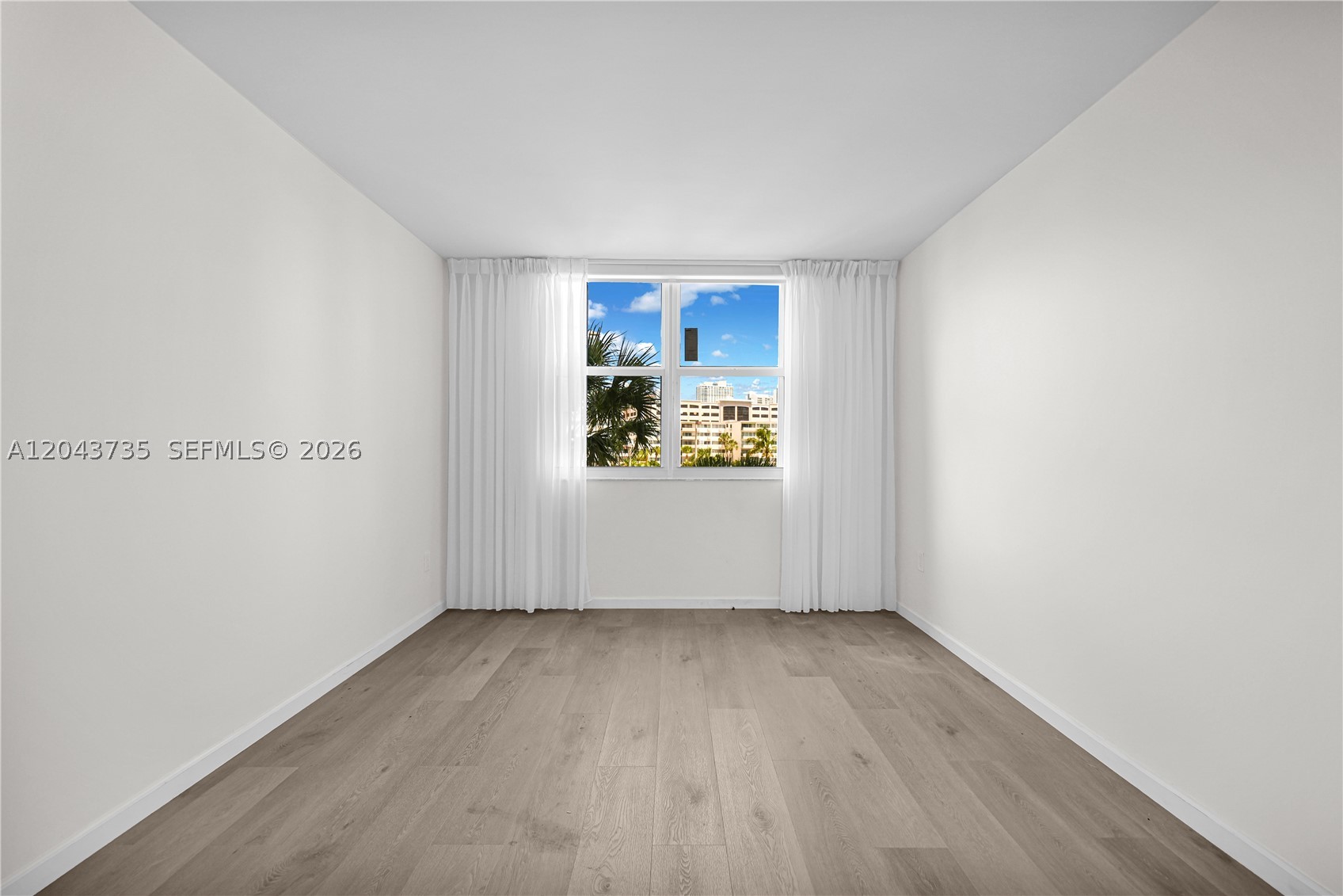 300 Bayview Dr 211 Property Photo 6