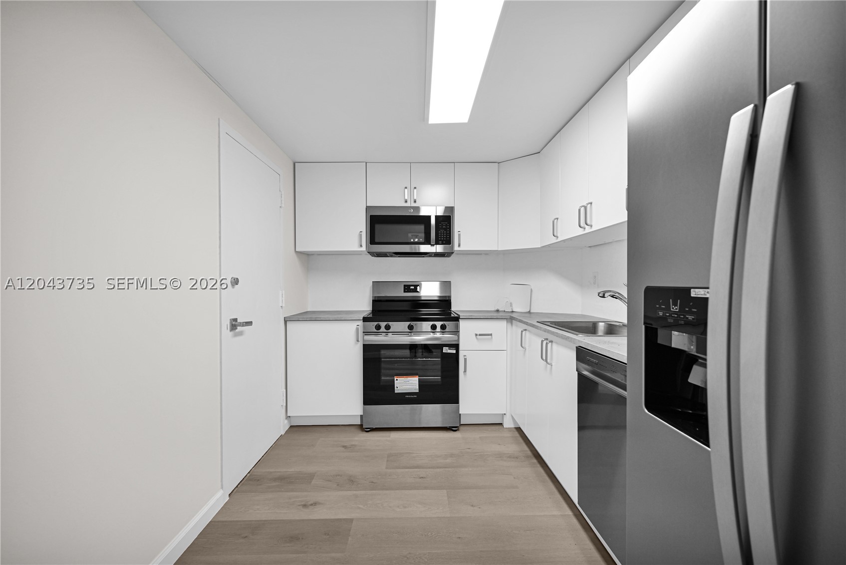 300 Bayview Dr 211 Property Photo 11