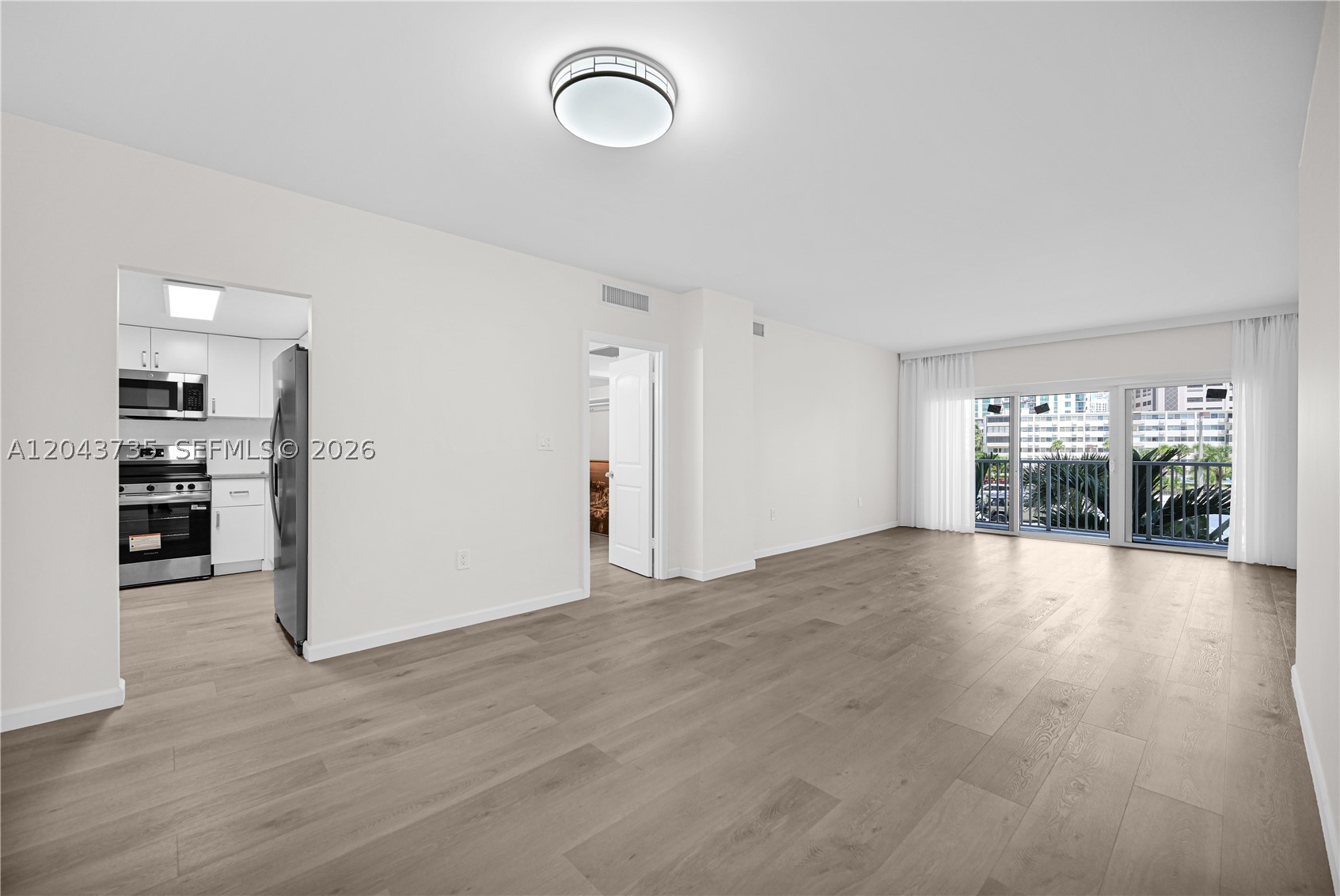 300 Bayview Dr 211 Property Photo 15