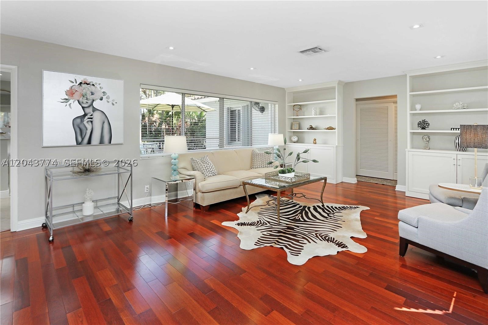 1147 Buchanan St Property Photo 6