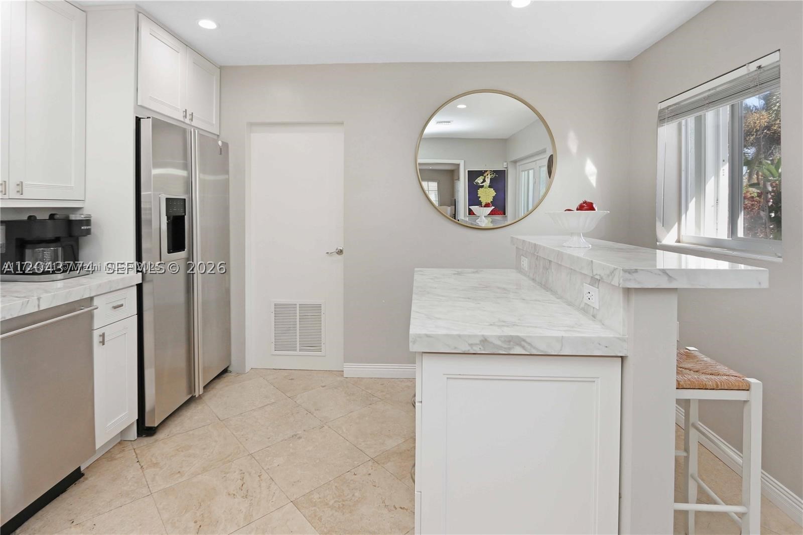 1147 Buchanan St Property Photo 10