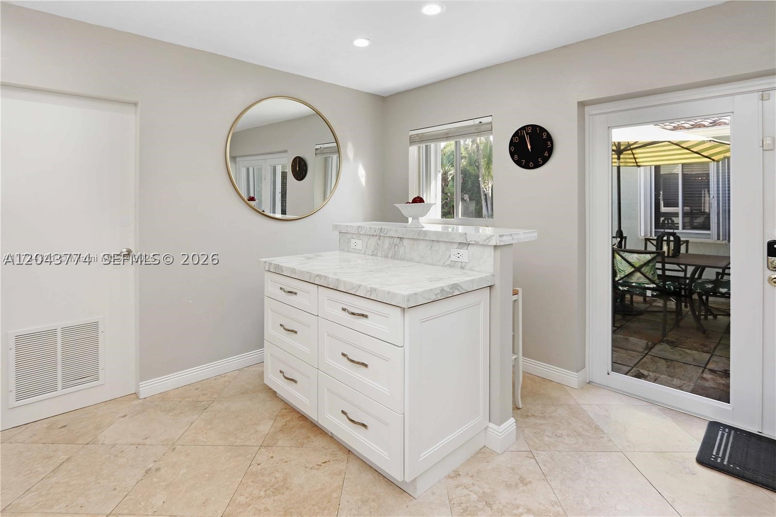 1147 Buchanan St Property Photo 11